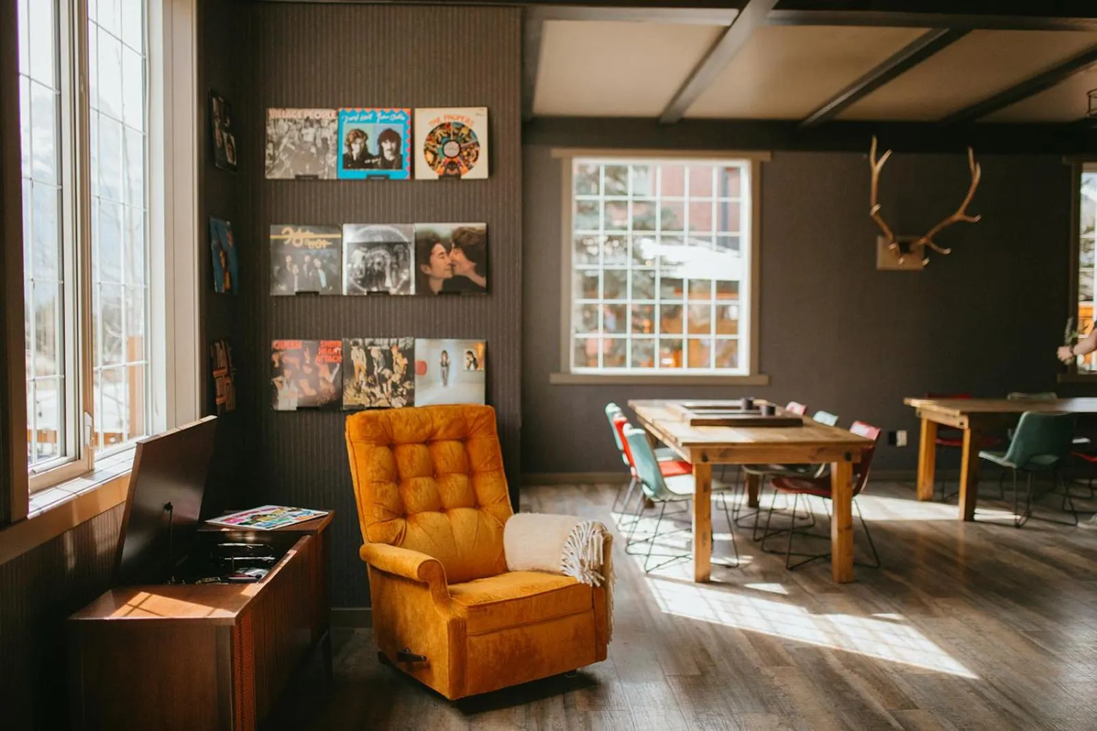 Communal lounge/ TV room in Creekside Villa