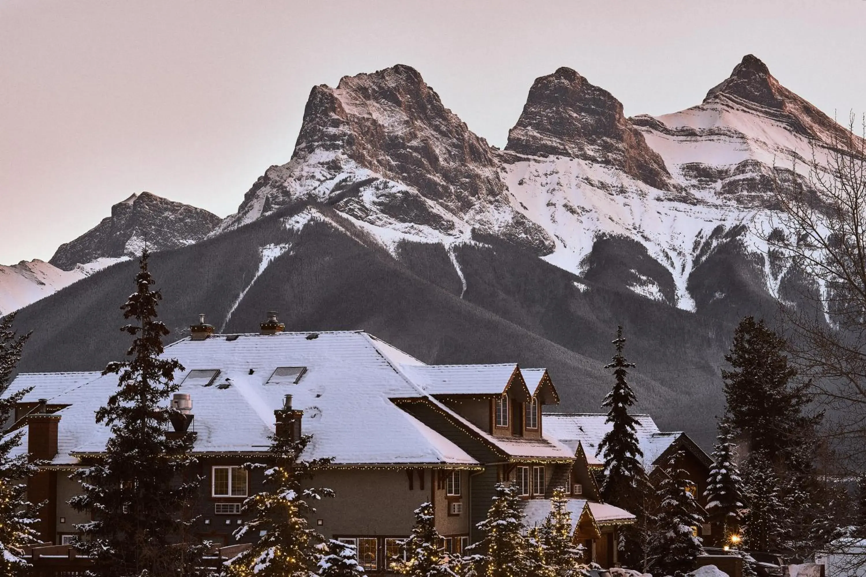 Property building, Winter in Creekside Villa