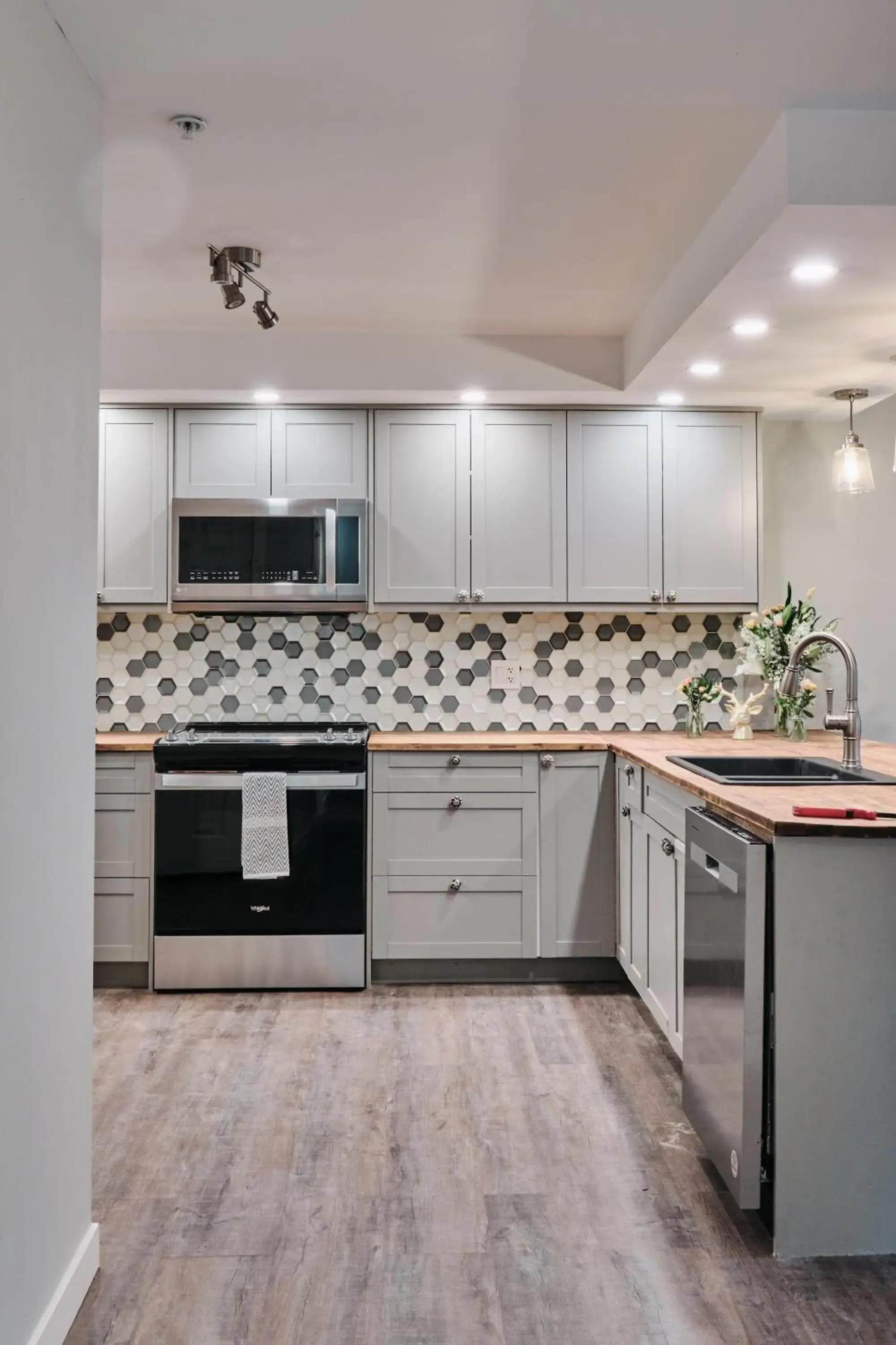 kitchen, Kitchen/Kitchenette in Creekside Villa