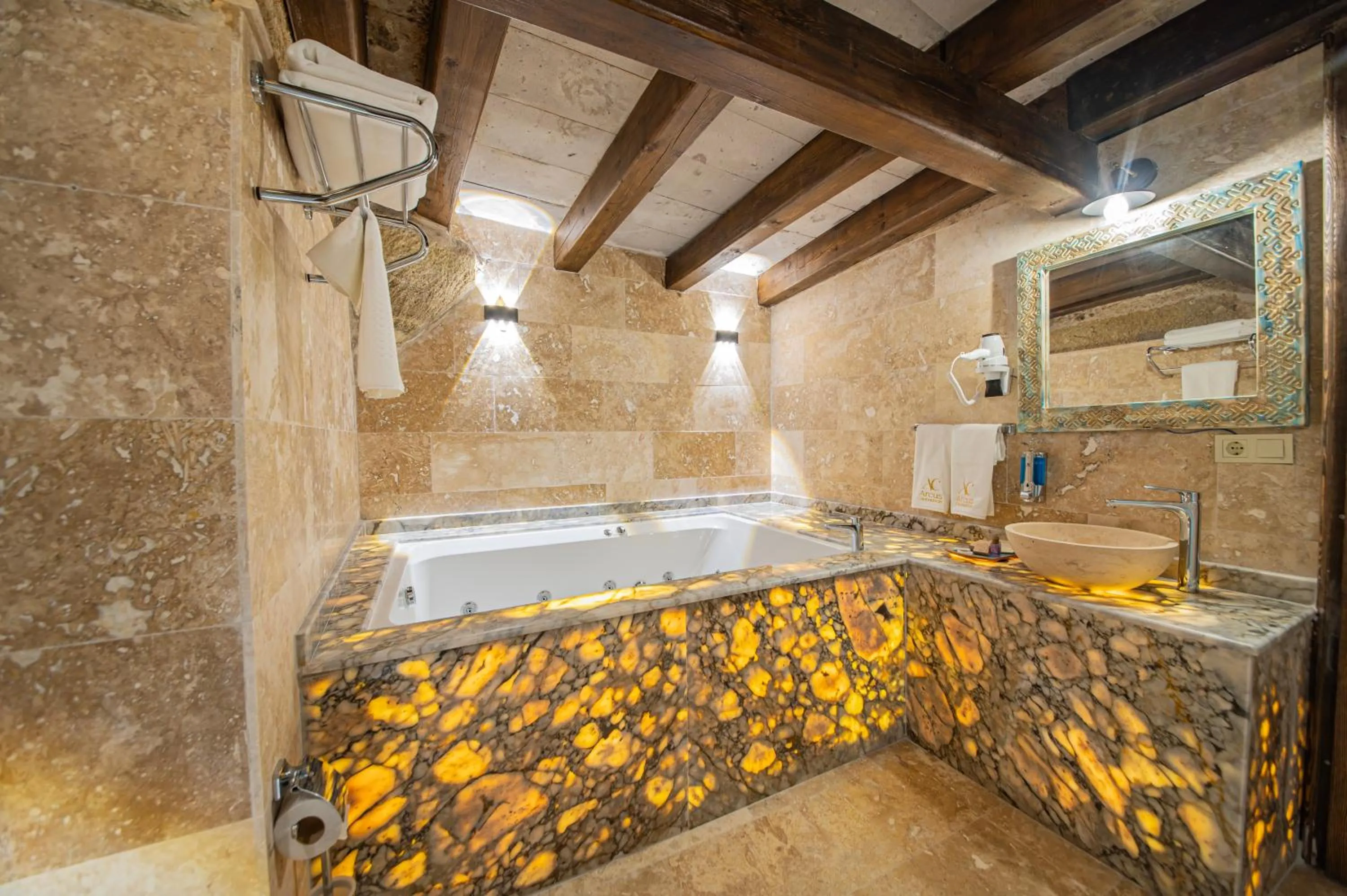 Hot Tub in Arcus Cappadocia