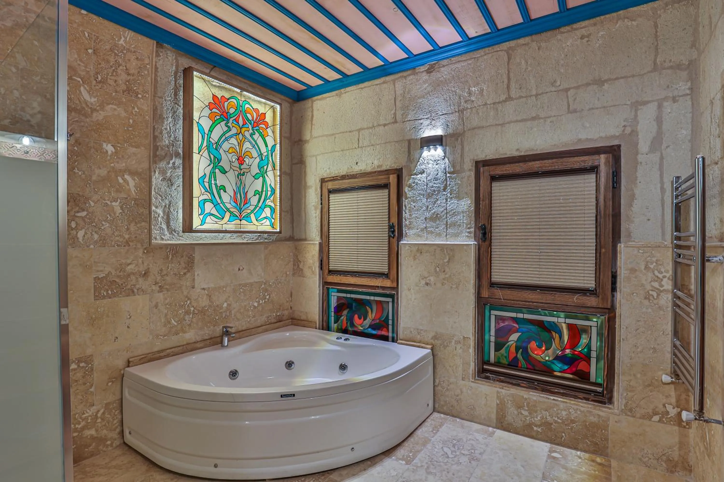 Hot Tub in Arcus Cappadocia