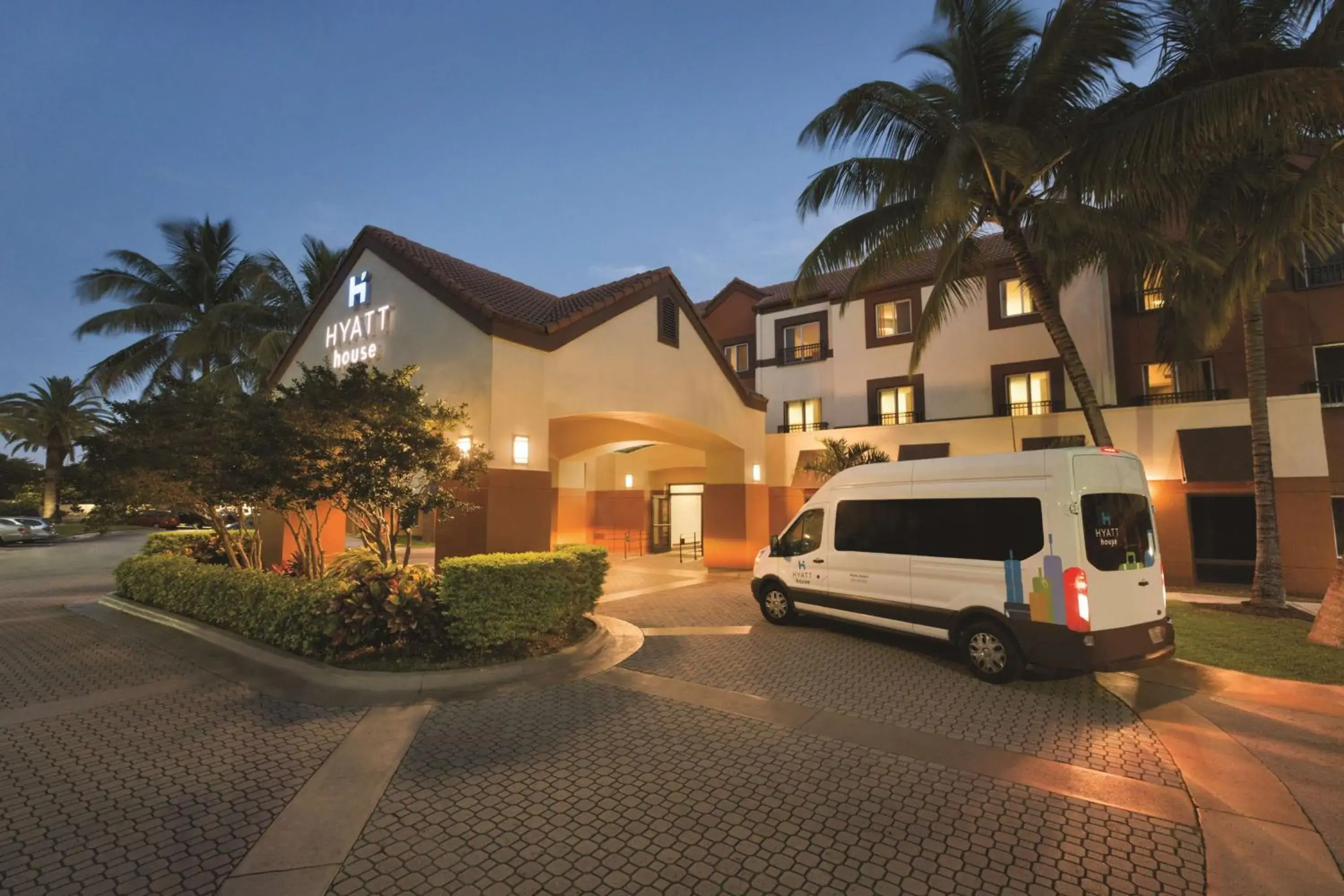 Property building in Hyatt House Miami Airport Property building in Hyatt House Miami Airport