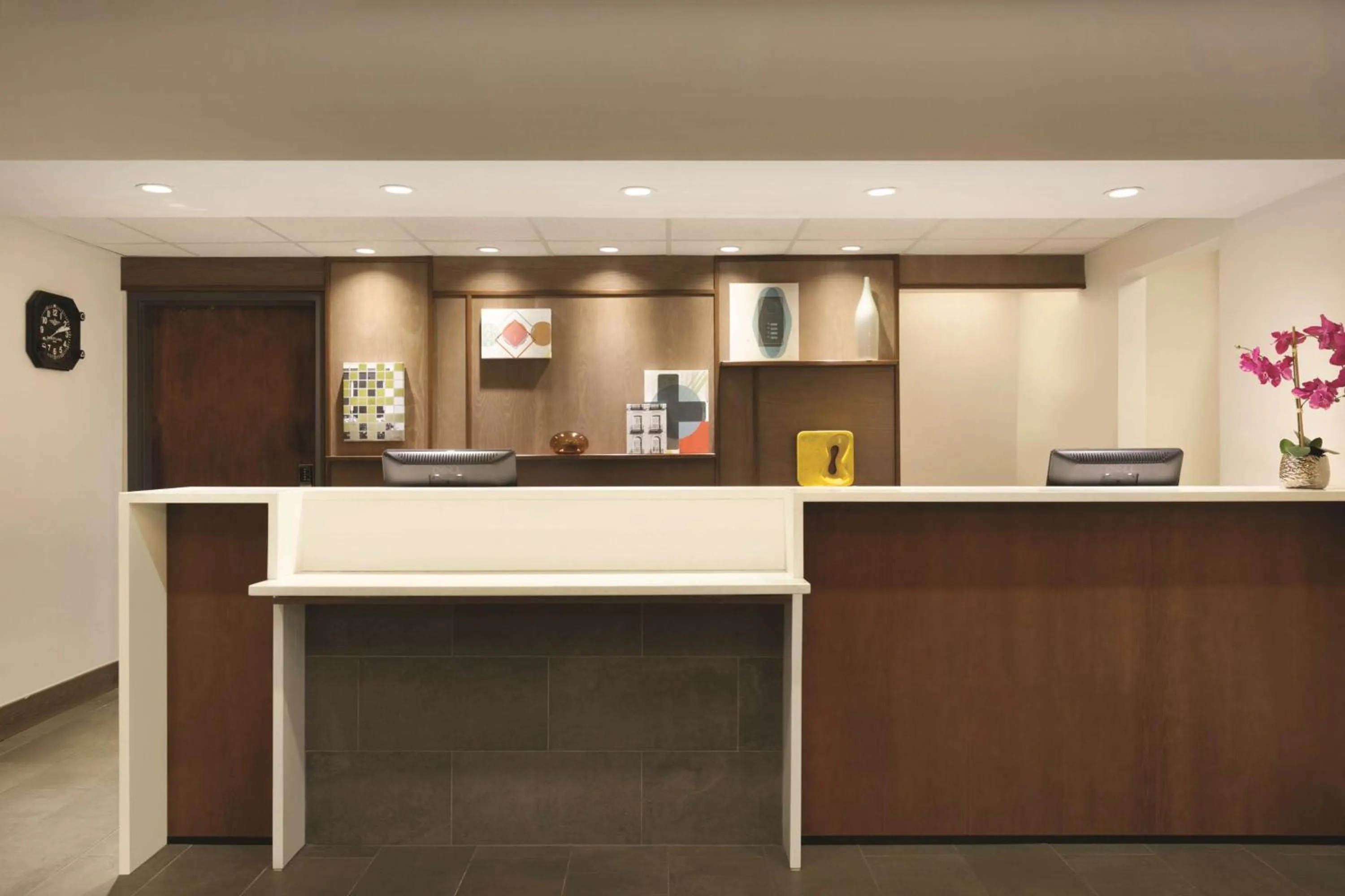Lobby or reception in Hyatt House Miami Airport
