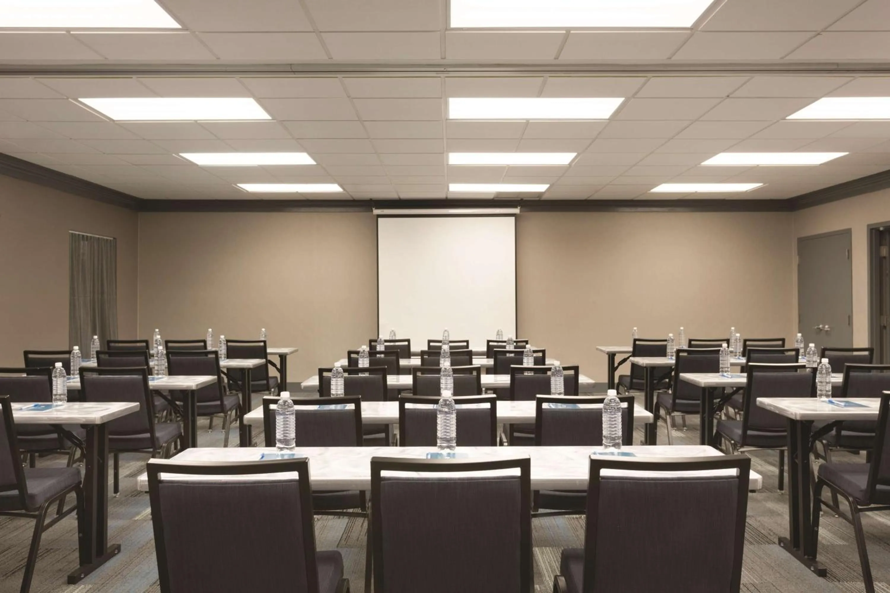 Meeting/conference room in Hyatt House Miami Airport