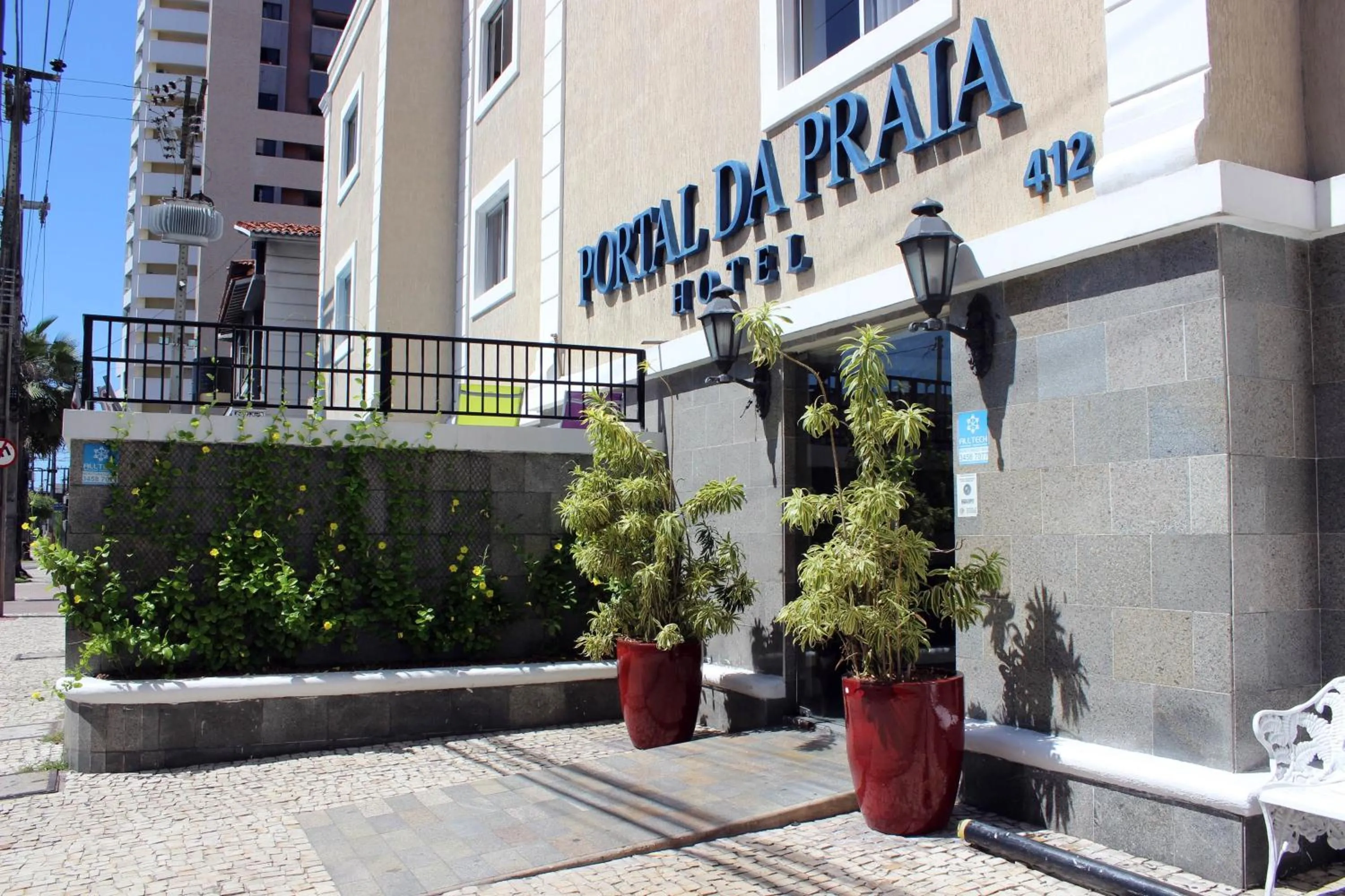 Property building in Portal Da Praia Hotel