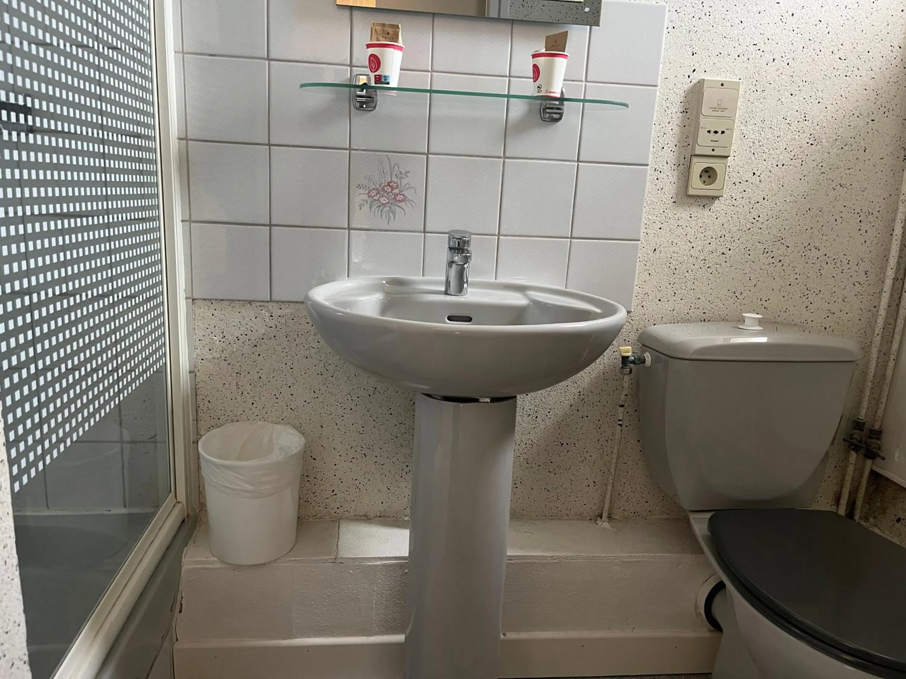 Bathroom in Hôtel Le Phare