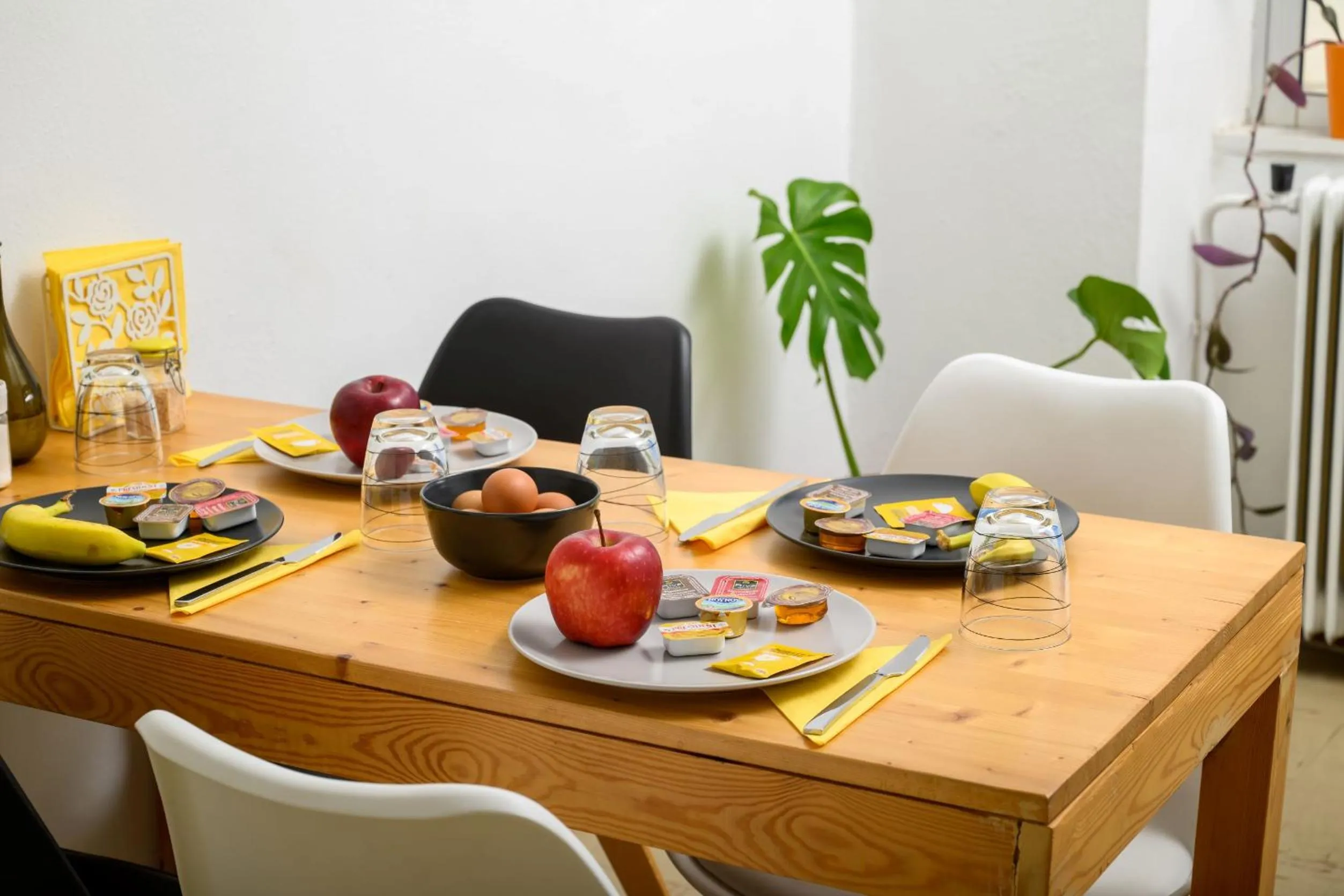 Food and drinks in Crops Suites