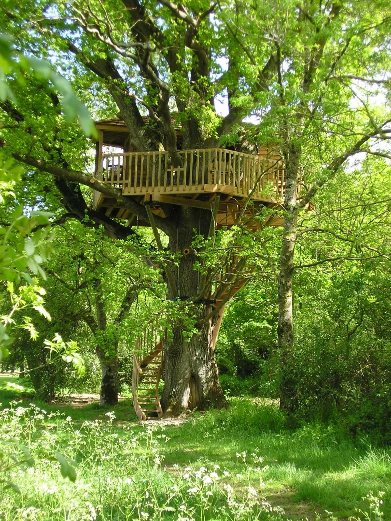 Cabanes et chambre à la Bernardiere