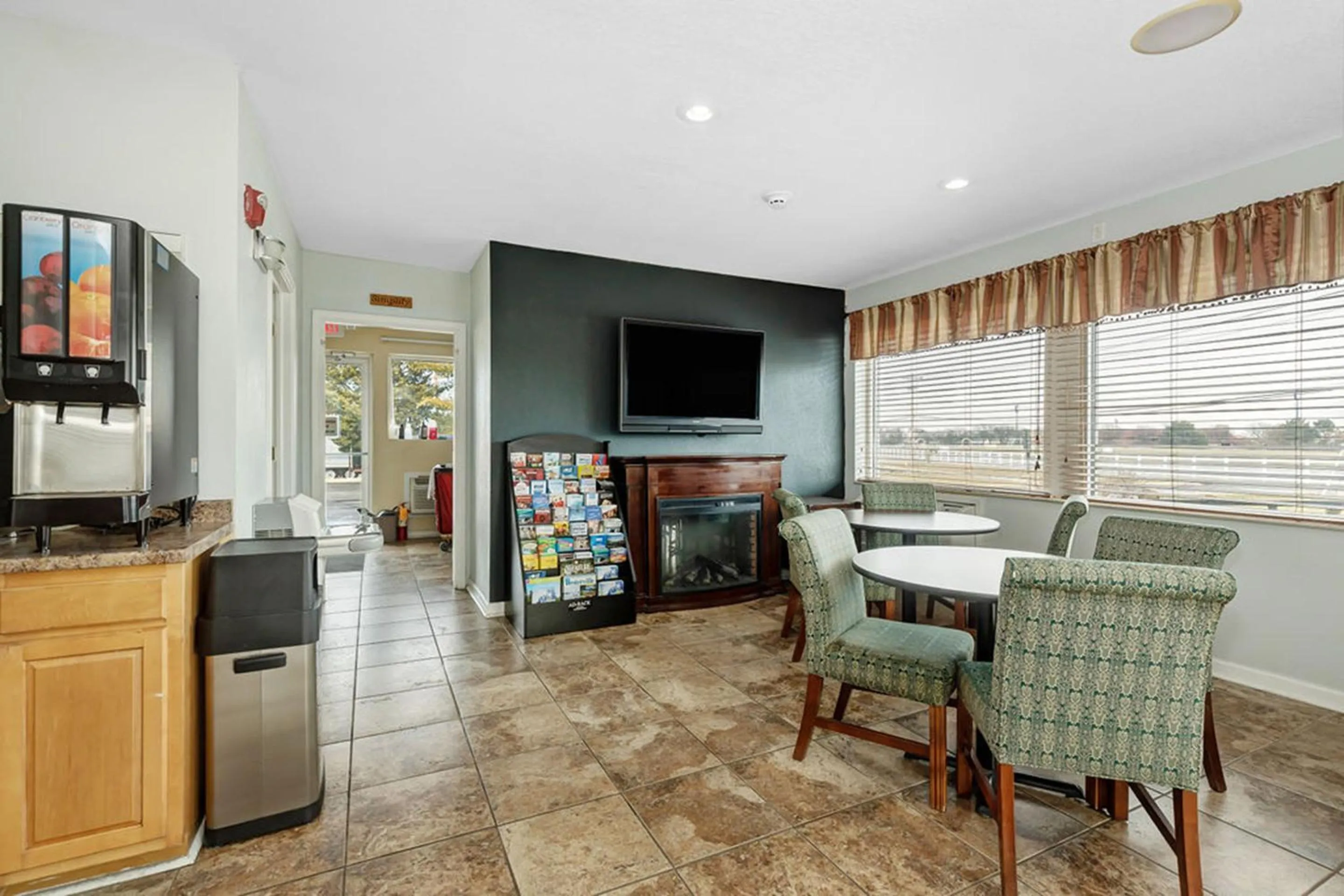 Lobby or reception in Grove City Travel Inn South Columbus