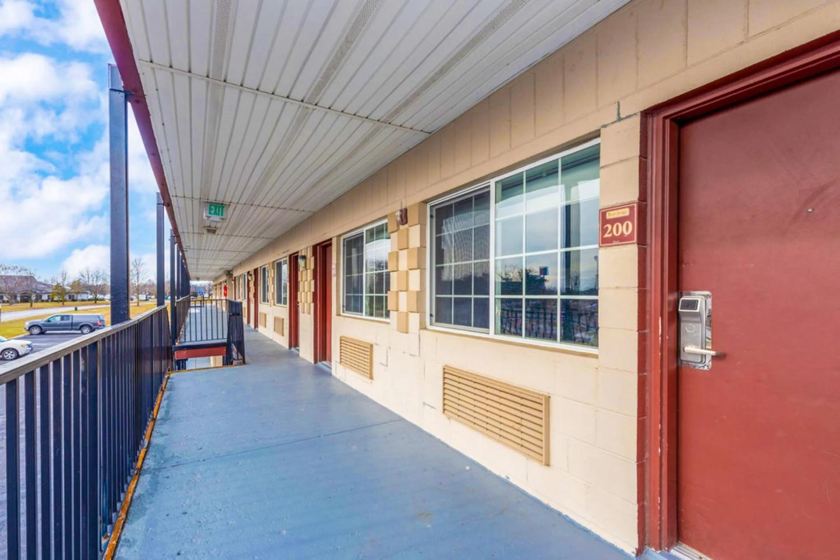 Balcony/Terrace in Grove City Travel Inn South Columbus