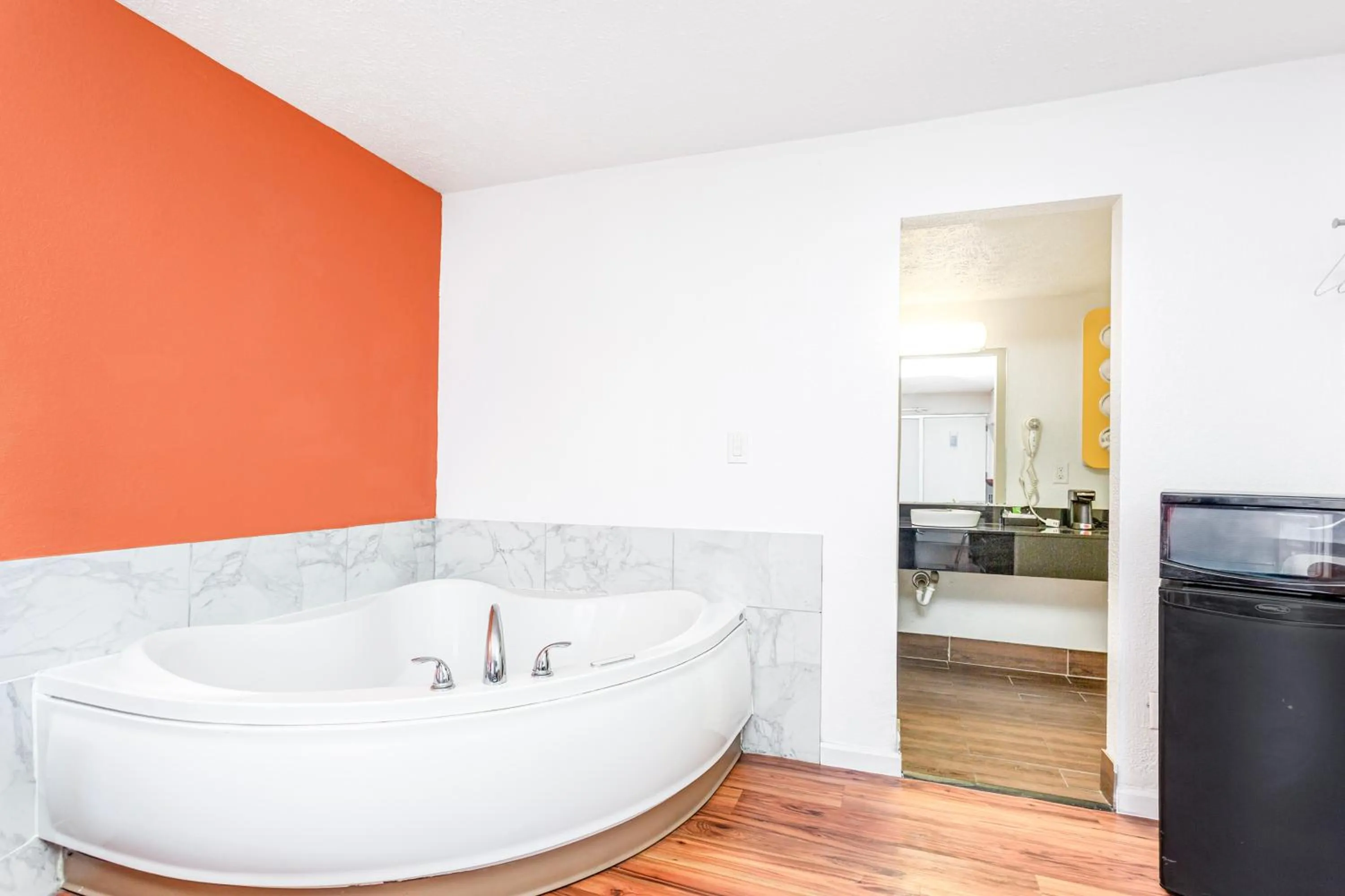 Hot Tub in Relax Inn by OYO Columbus OH I 70