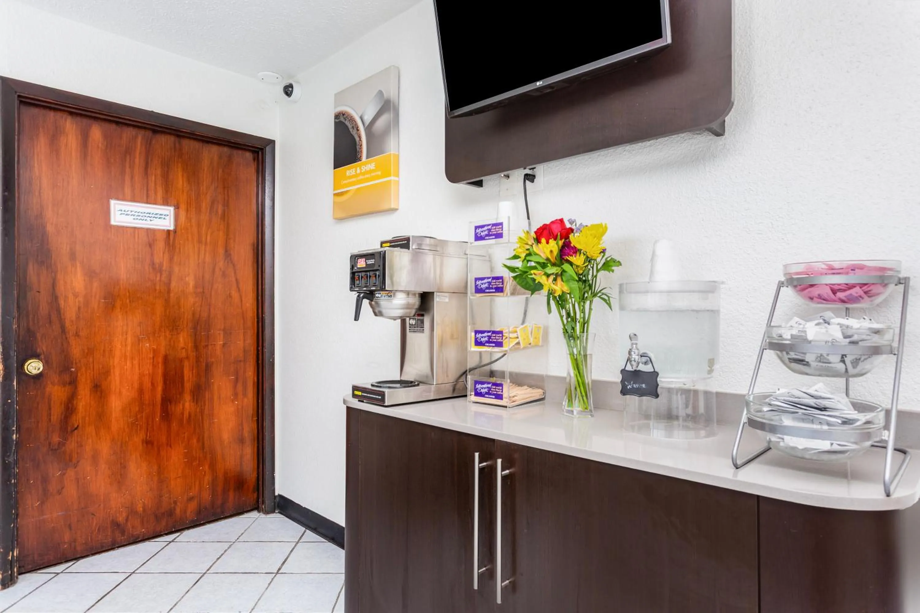 Lobby or reception in Relax Inn by OYO Columbus OH I 70