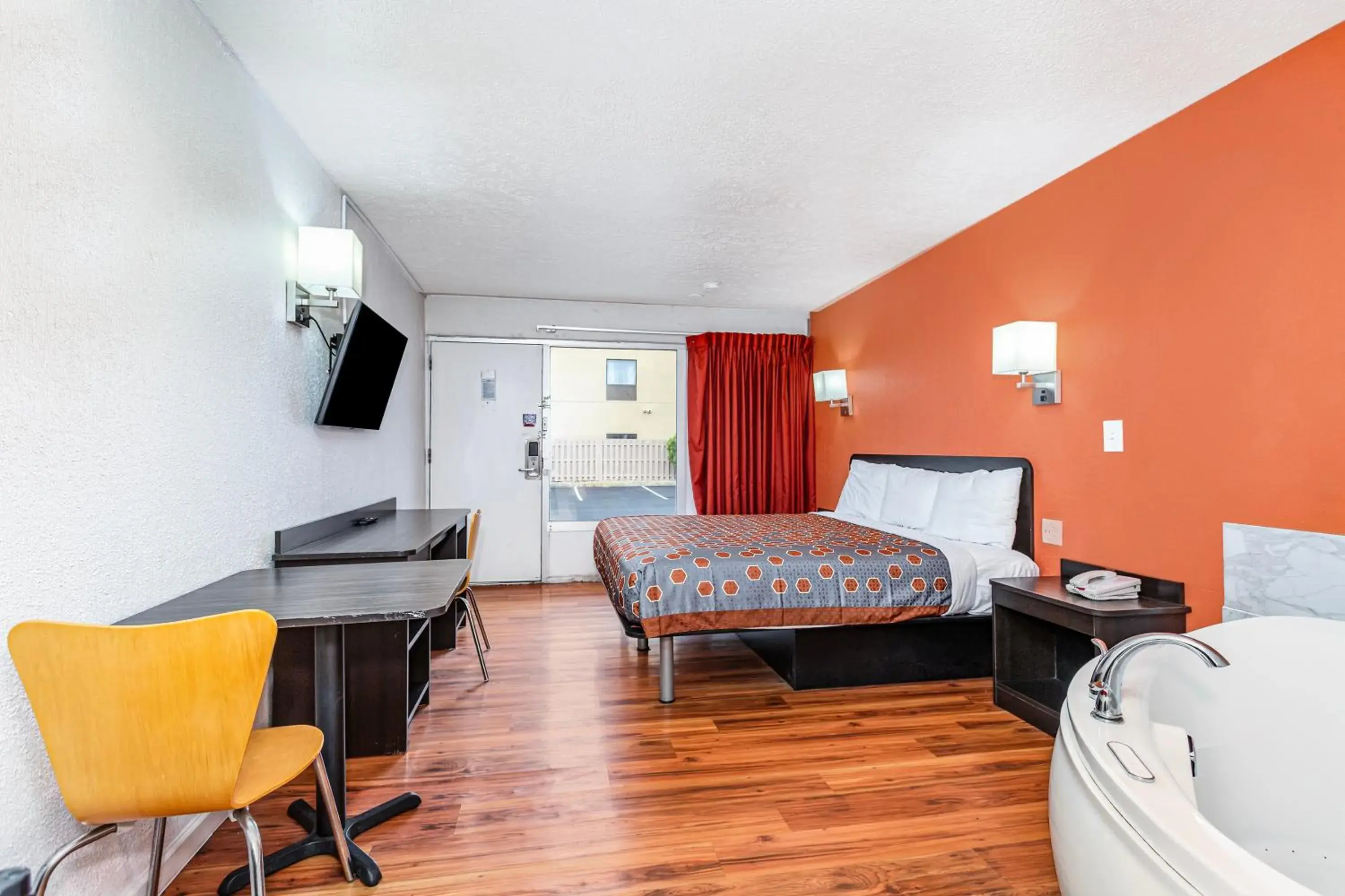 King Bed Non-Smoking with Jetted Tub in Relax Inn by OYO Columbus OH I 70 King Bed Non-Smoking with Jetted Tub in Relax Inn by OYO Columbus OH I 70