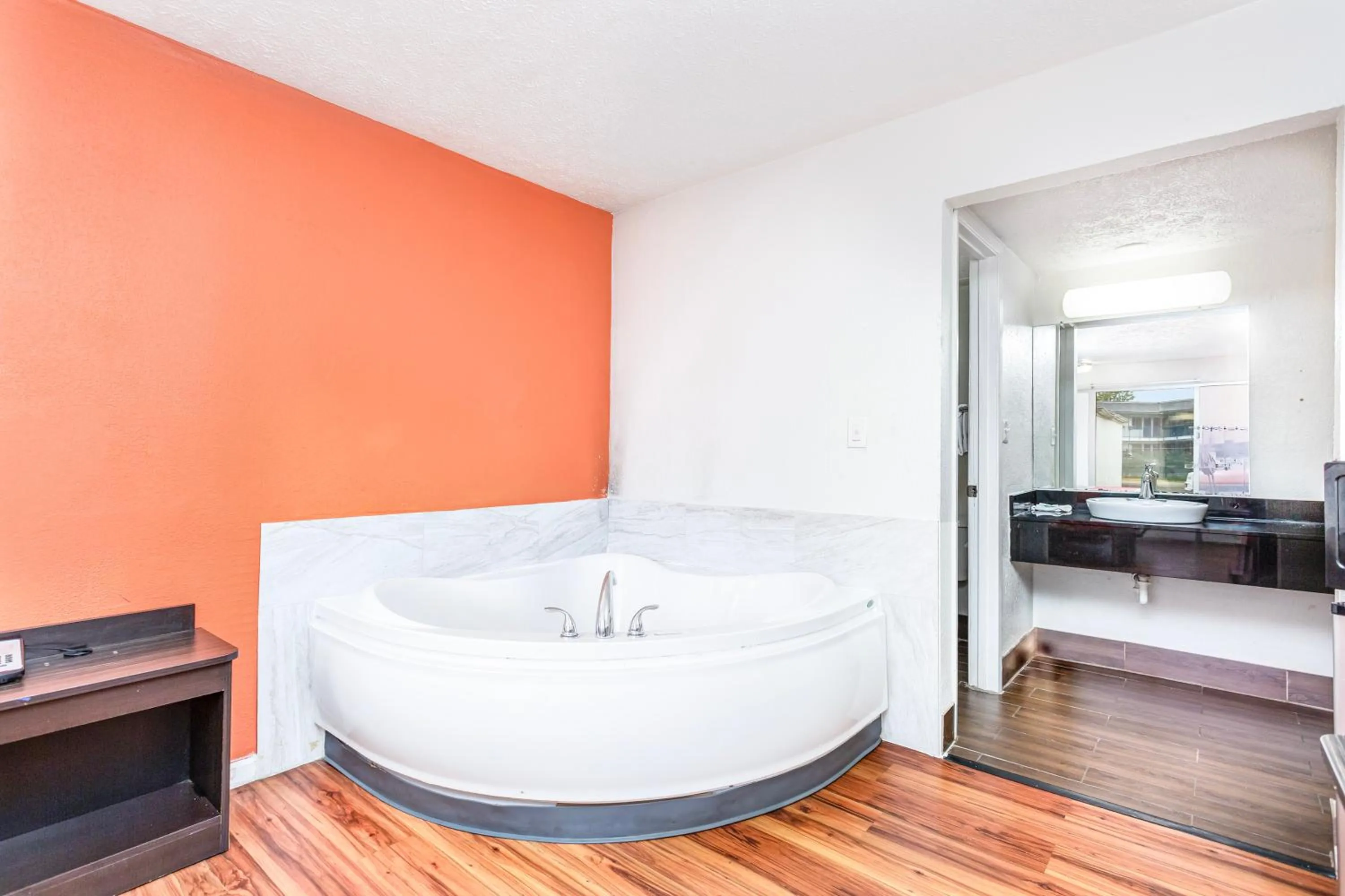 Hot Tub, Bed in Relax Inn by OYO Columbus OH I 70