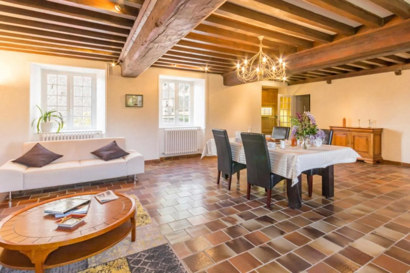 Area and facilities in Le Manoir de Placy - Chambres d'Hôtes