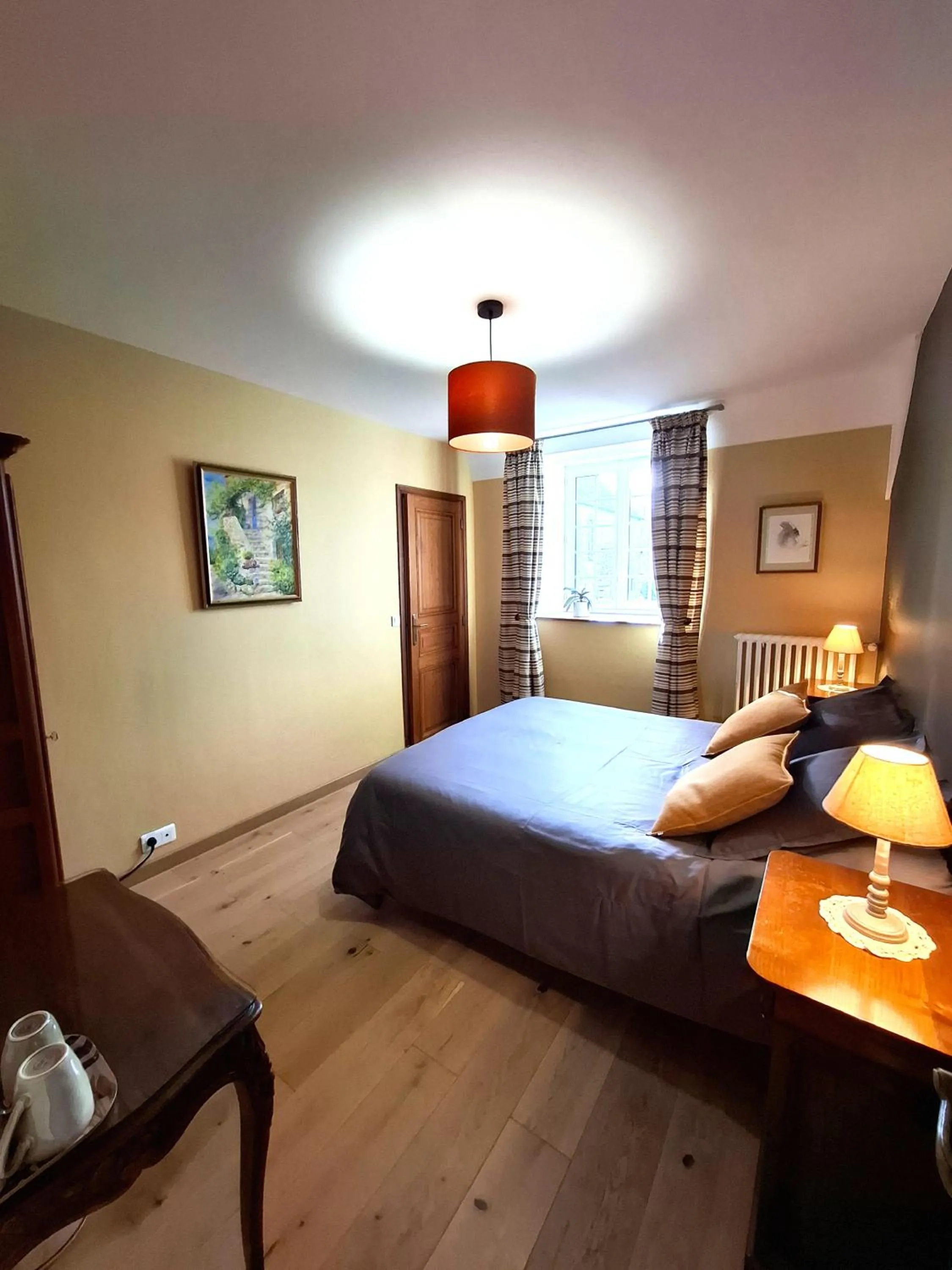 Bed in Le Manoir de Placy - Chambres d'Hôtes
