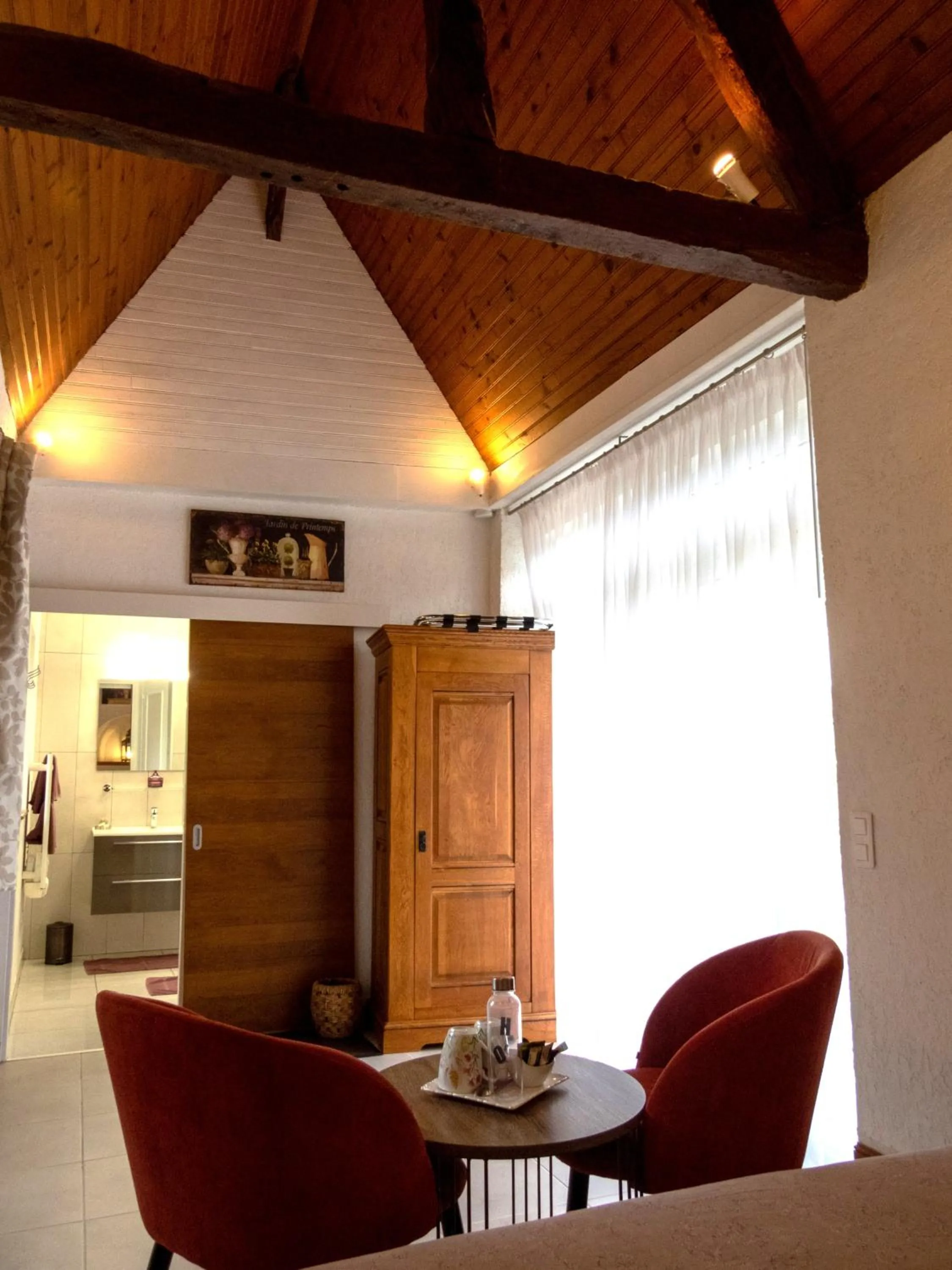 Bedroom in Le Manoir de Placy - Chambres d'Hôtes