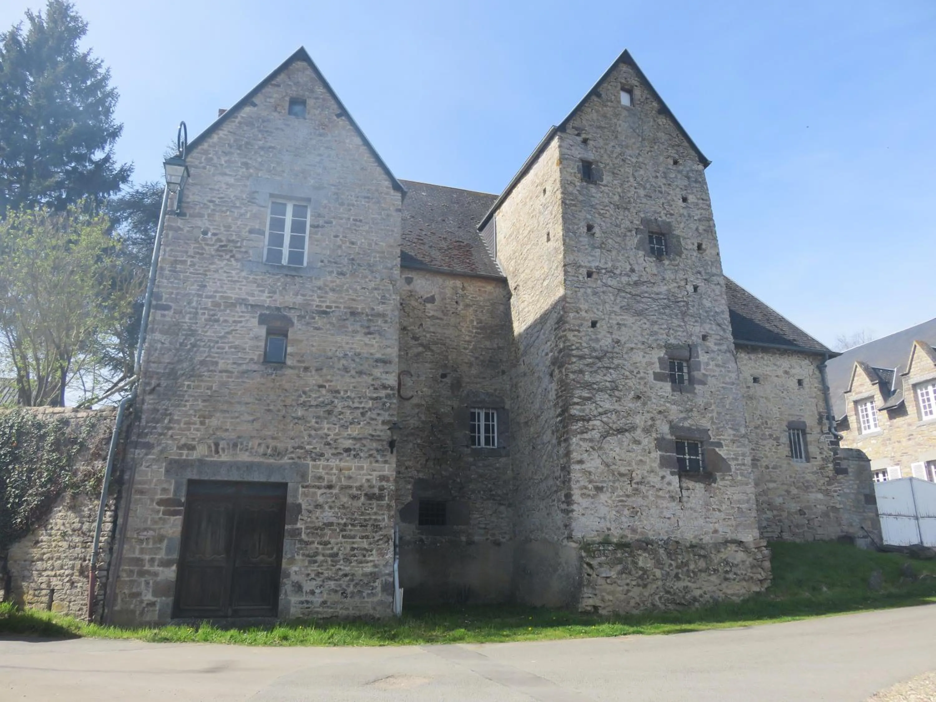 Property building in Le Manoir de Placy - Chambres d'Hôtes