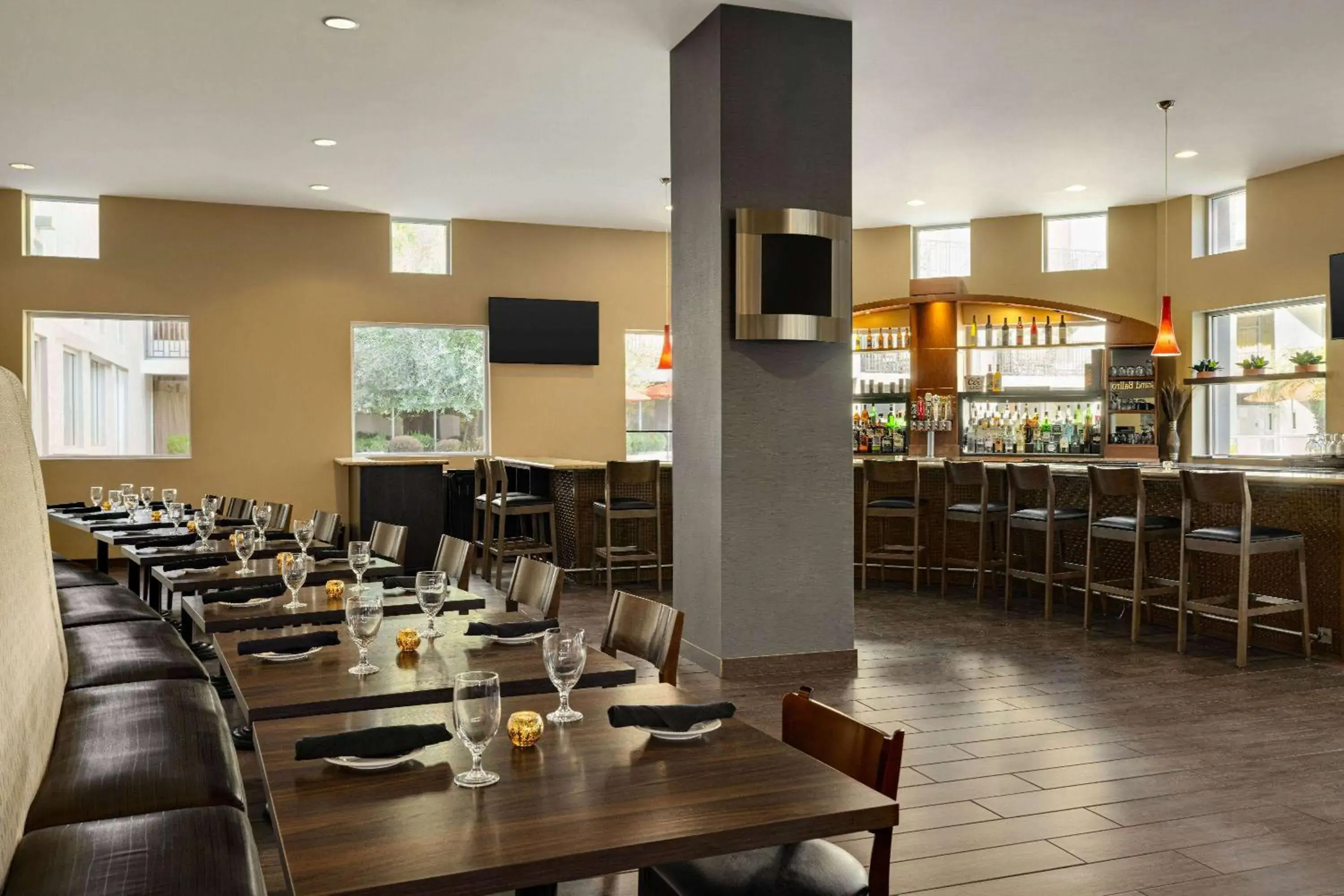 Restaurant/places to eat in Wyndham Phoenix Airport - Tempe Restaurant/places to eat in Wyndham Phoenix Airport - Tempe