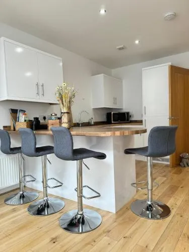 The Courtyard, 4 - Bed, Sleeps 6, Pets Welcome