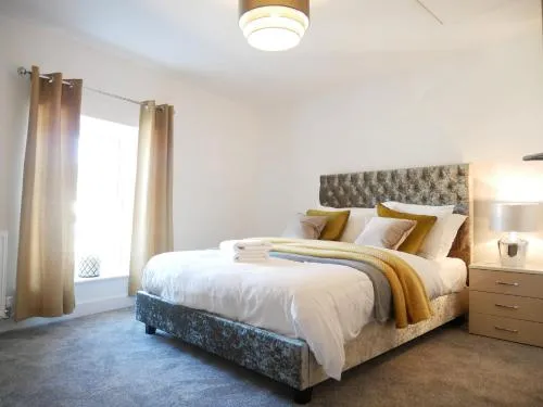 The Courtyard, 4 - Bed, Sleeps 6, Pets Welcome