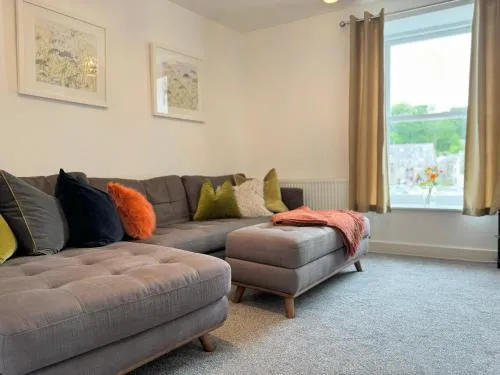 The Courtyard, 4 - Bed, Sleeps 6, Pets Welcome