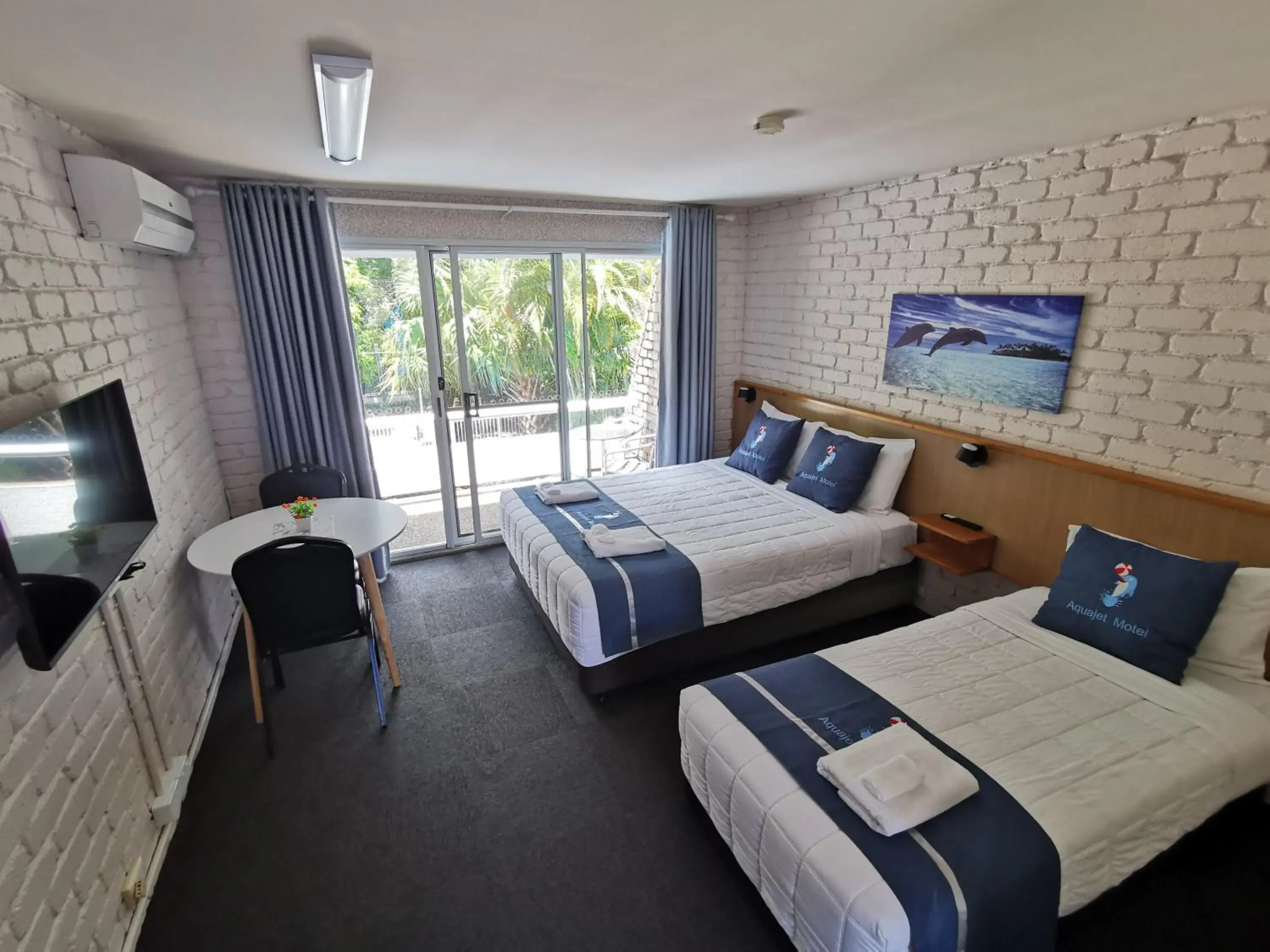 Twin Room with Pool View (Upper Floor) in Aquajet Motel Twin Room with Pool View (Upper Floor) in Aquajet Motel