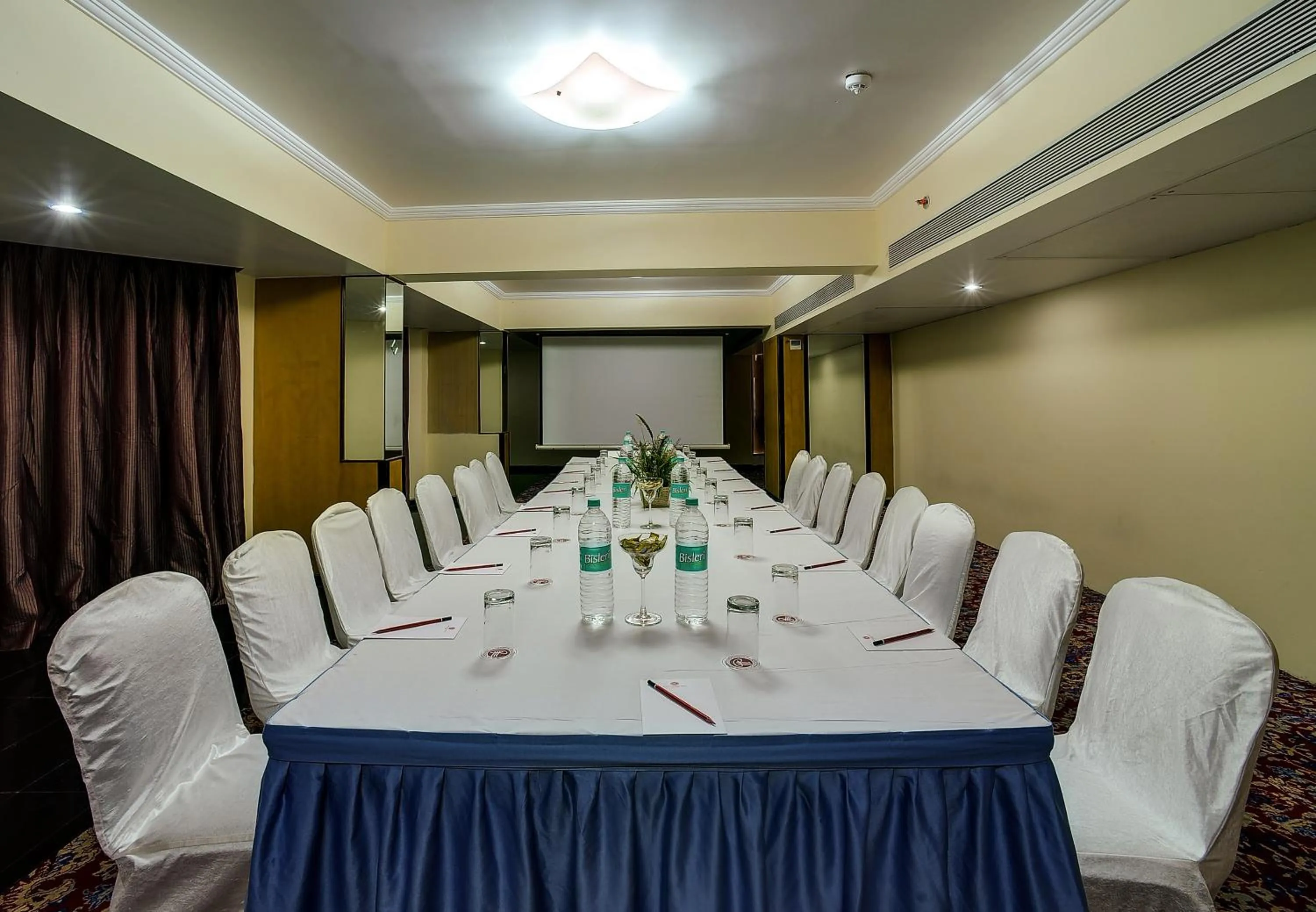 Meeting/conference room in Ramee Guestline Hotel Juhu