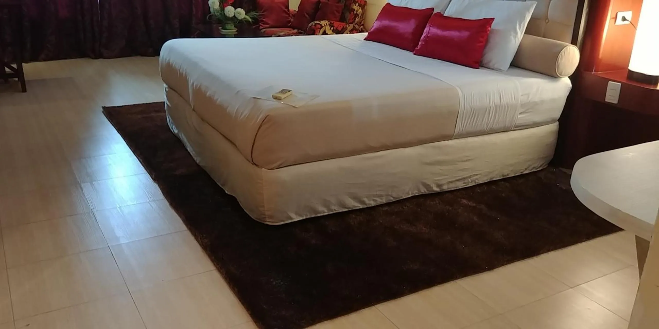 Bed in Cebu Dulcinea Hotel and Suites-MACTAN AIRPORT HOTEL