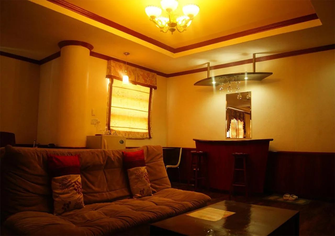 Seating Area in Cebu Dulcinea Hotel and Suites-MACTAN AIRPORT HOTEL