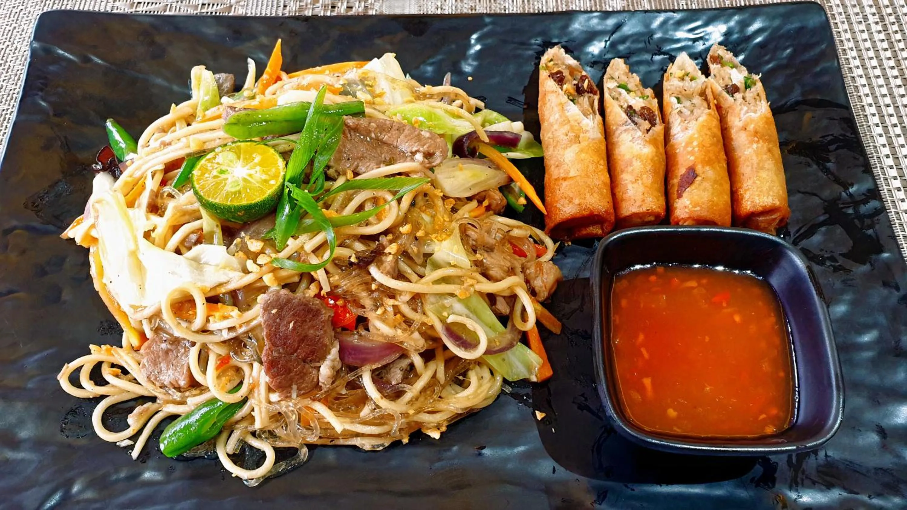 Restaurant/places to eat, Food in Cebu Dulcinea Hotel and Suites-MACTAN AIRPORT HOTEL