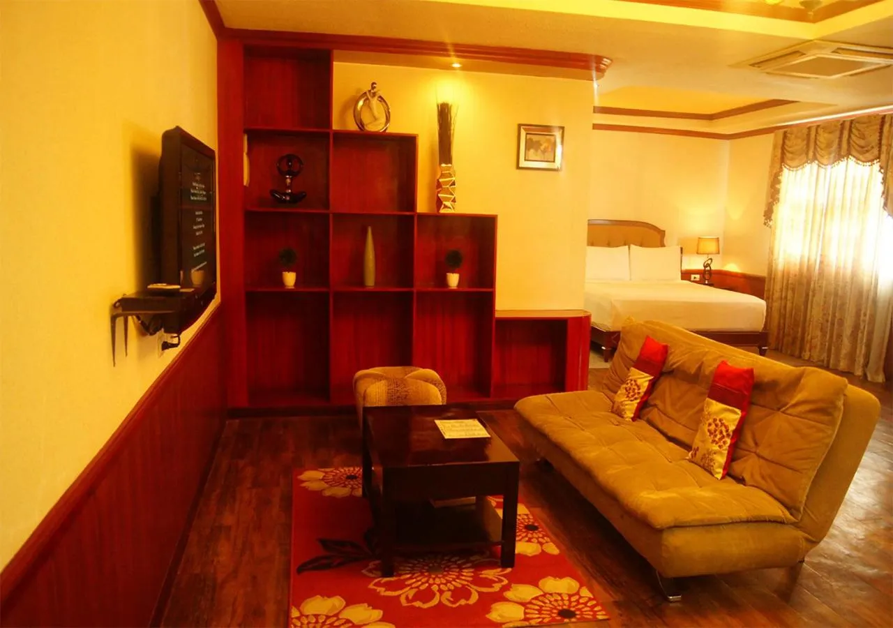 Seating Area in Cebu Dulcinea Hotel and Suites-MACTAN AIRPORT HOTEL