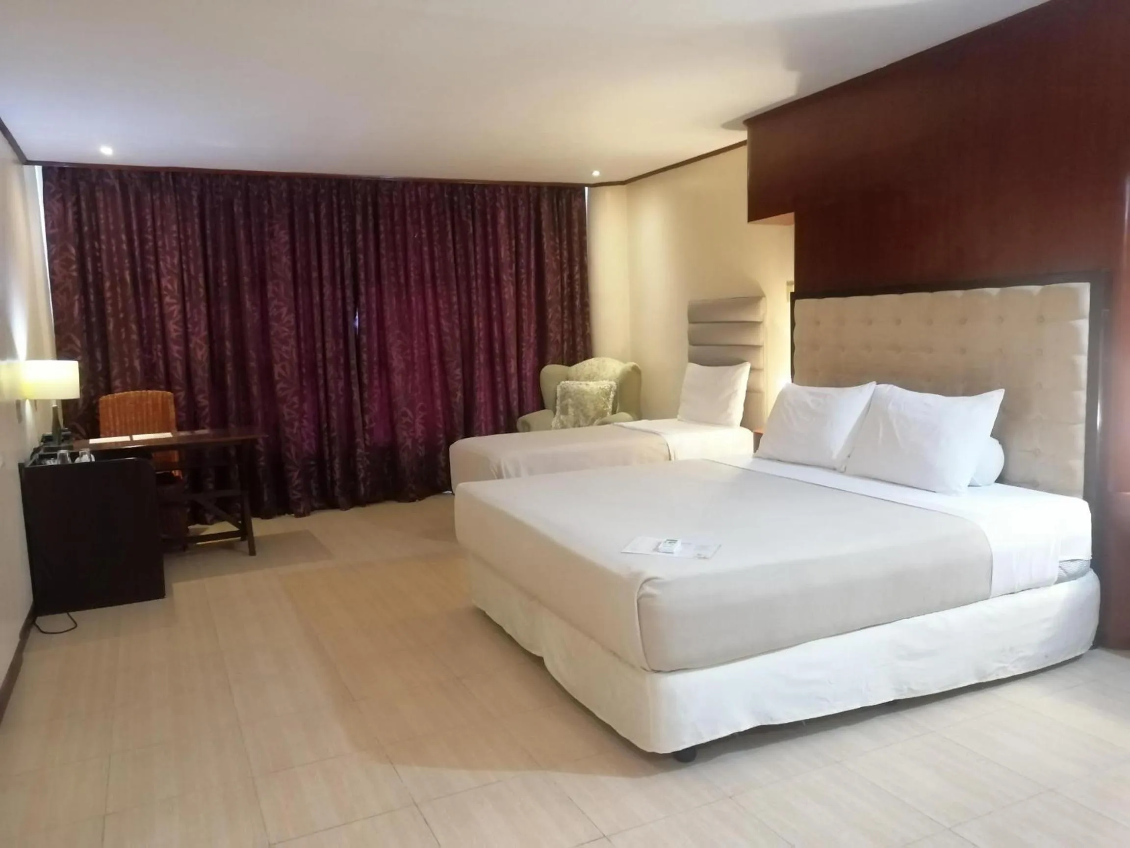 Breakfast, Bed in Cebu Dulcinea Hotel and Suites-MACTAN AIRPORT HOTEL