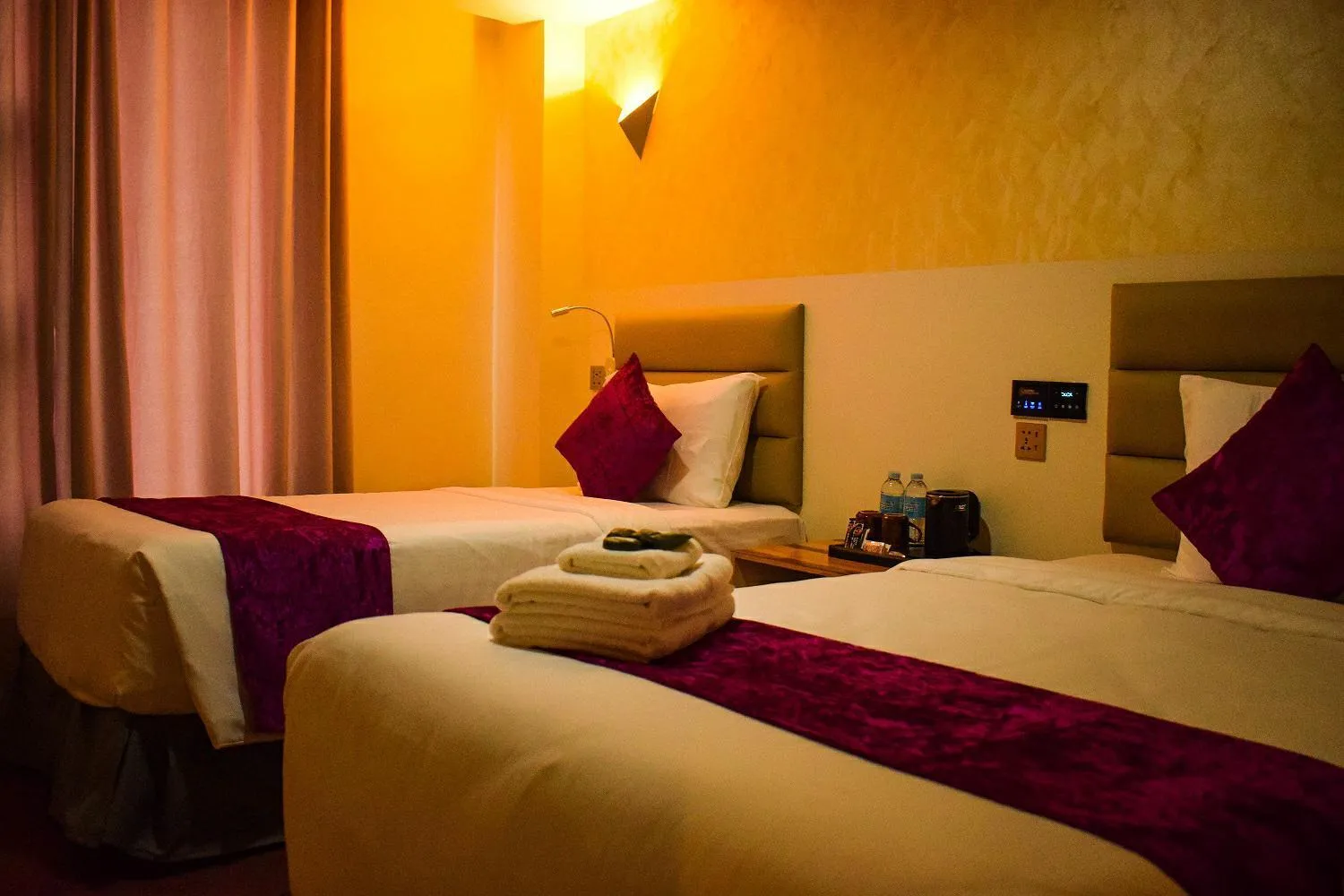 Bed in Cebu Dulcinea Hotel and Suites-MACTAN AIRPORT HOTEL