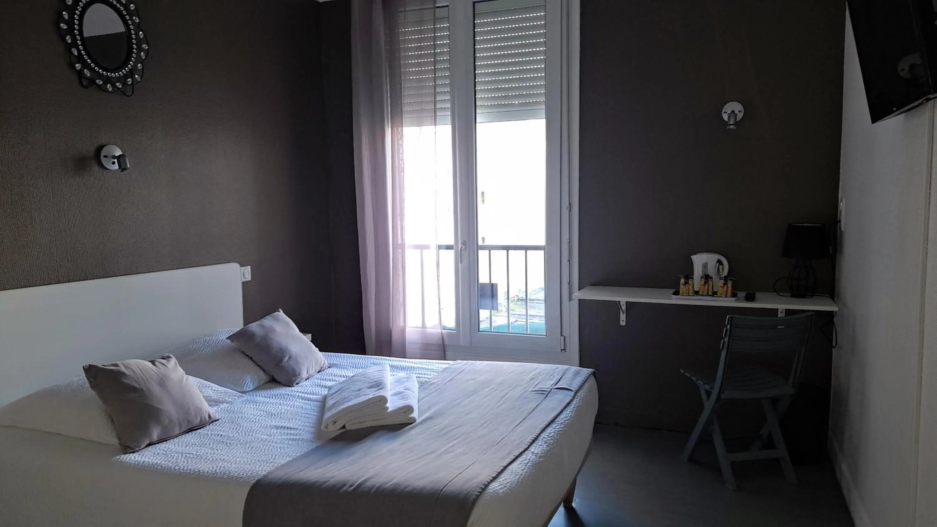 Bed in Crystal Hotel