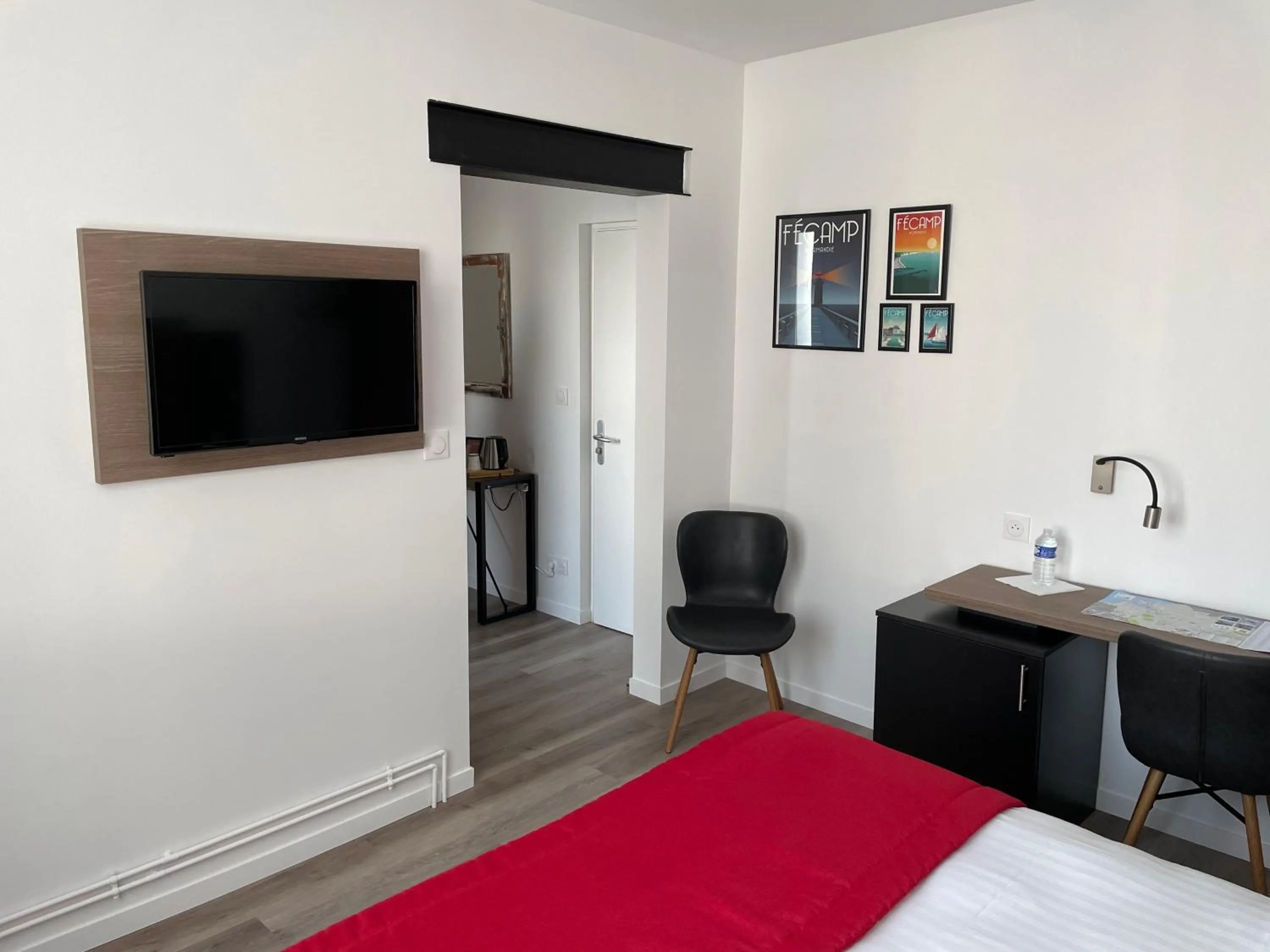 Bed in Hôtel Du Commerce