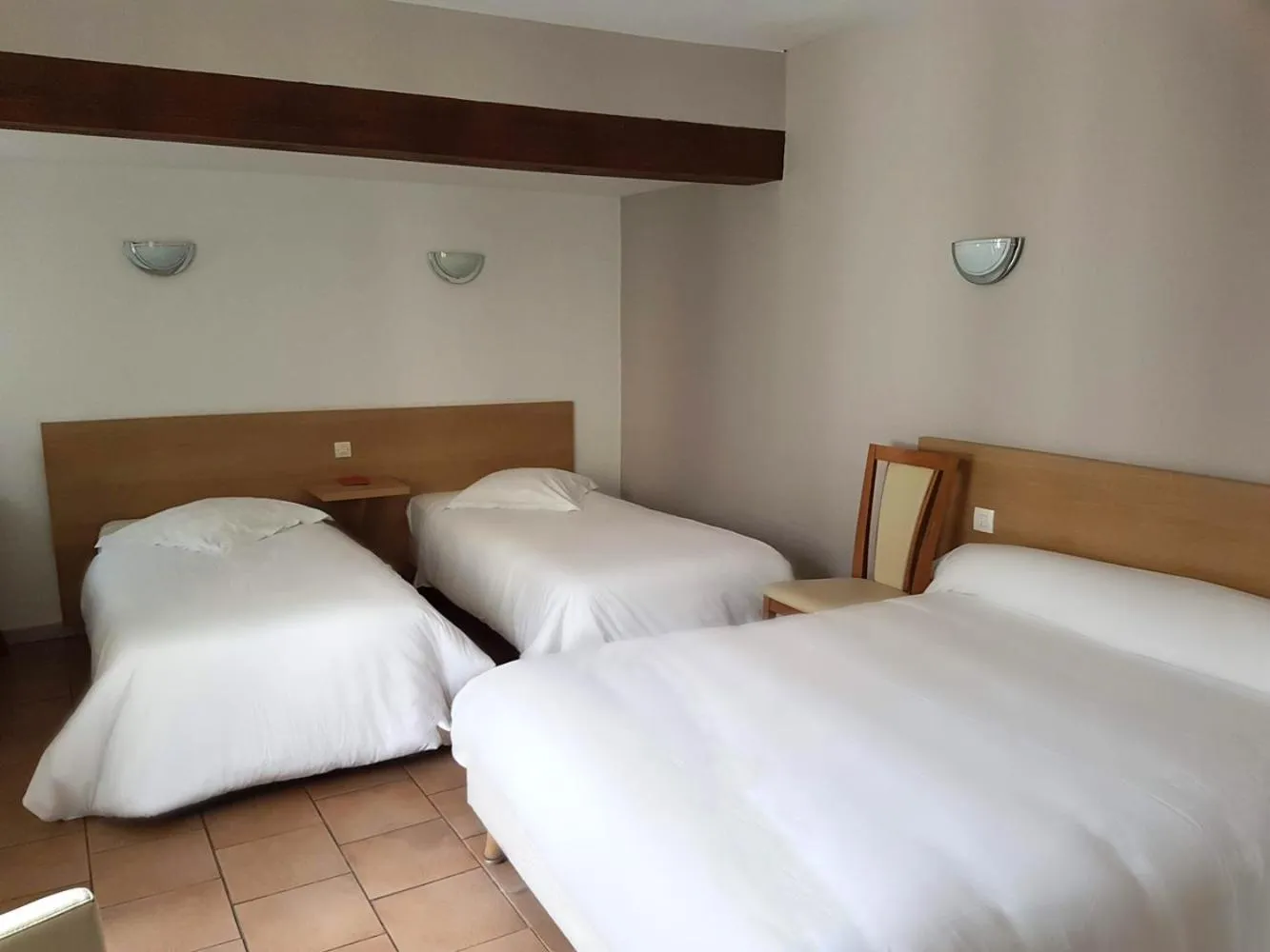 Bedroom, Bed in Hôtel Du Commerce