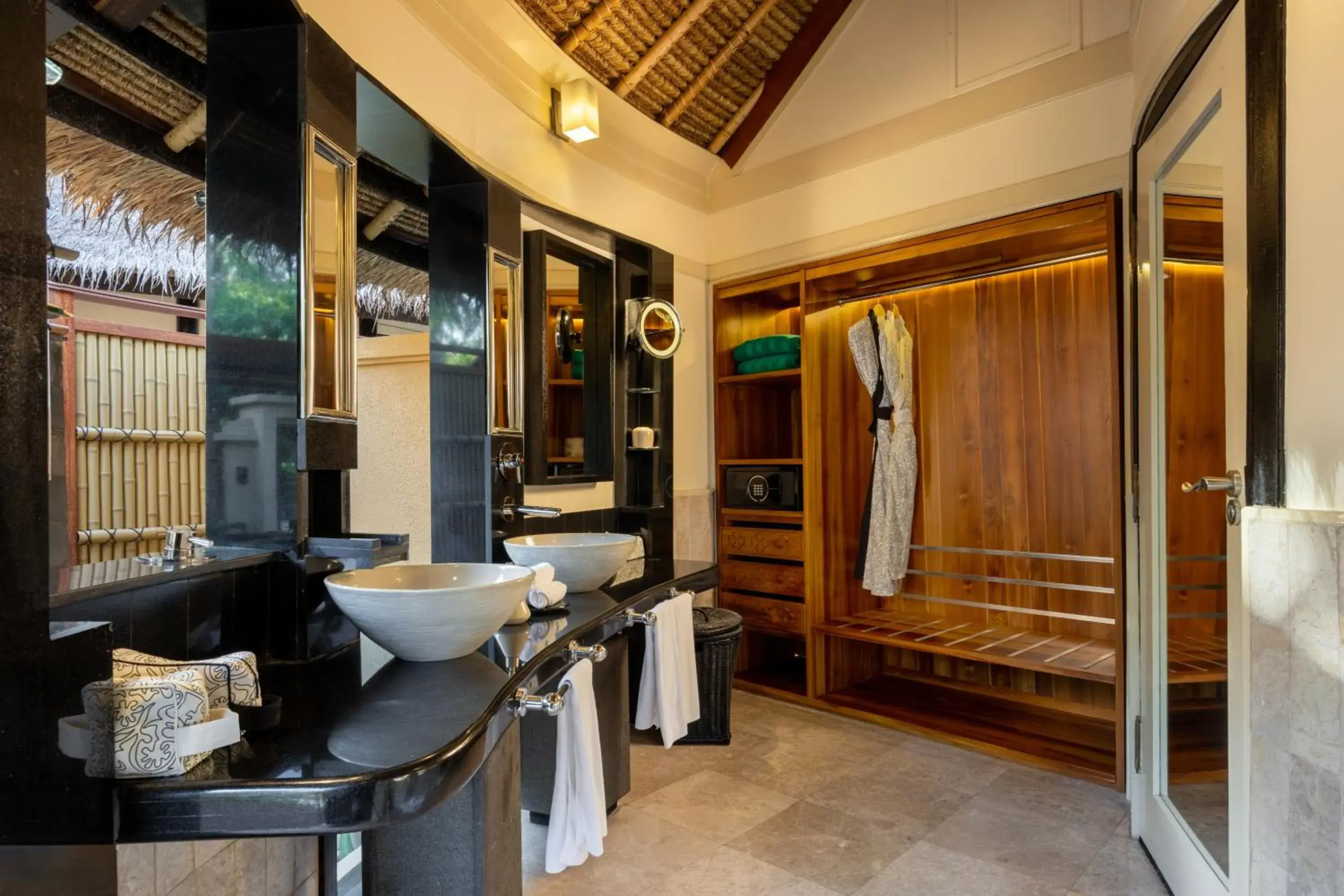 Wellbeing Sanctuary Pool Villa with Free Transfer in Banyan Tree Vabbinfaru Wellbeing Sanctuary Pool Villa with Free Transfer in Banyan Tree Vabbinfaru