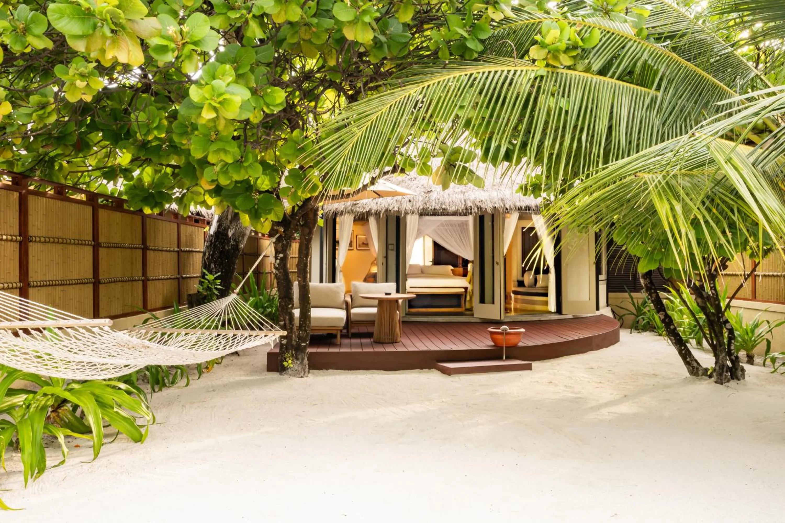 Dining area in Banyan Tree Vabbinfaru
