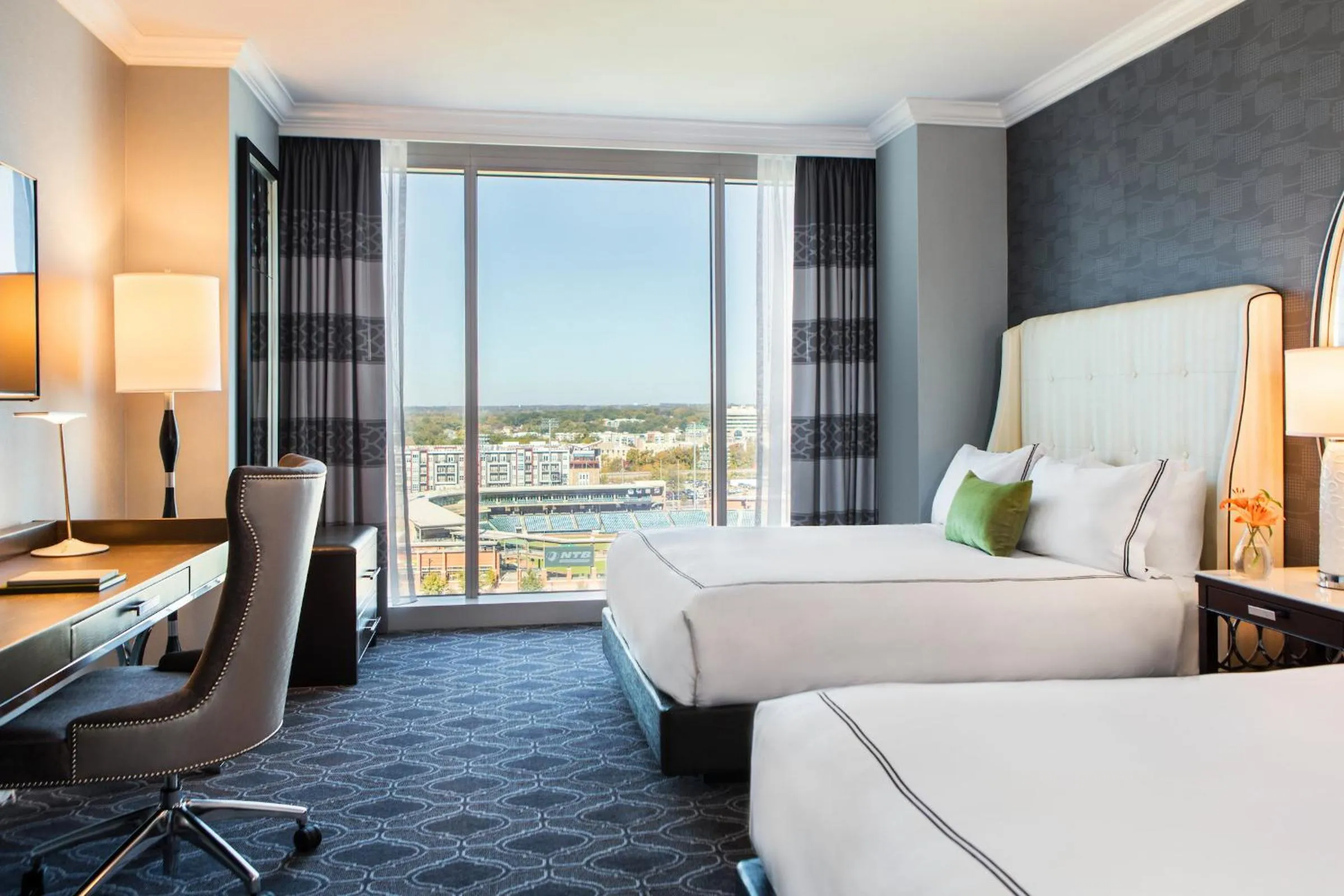 Photo of the whole room, Bed in Kimpton Tryon Park Hotel by IHG