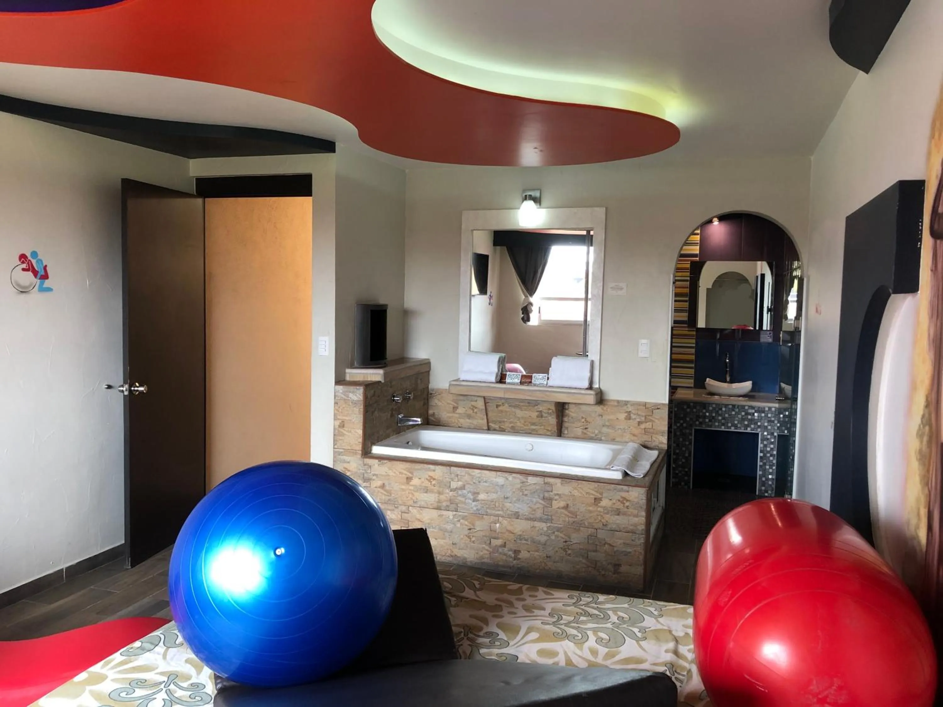 Photo of the whole room, Bed in Hotel & Villas 7