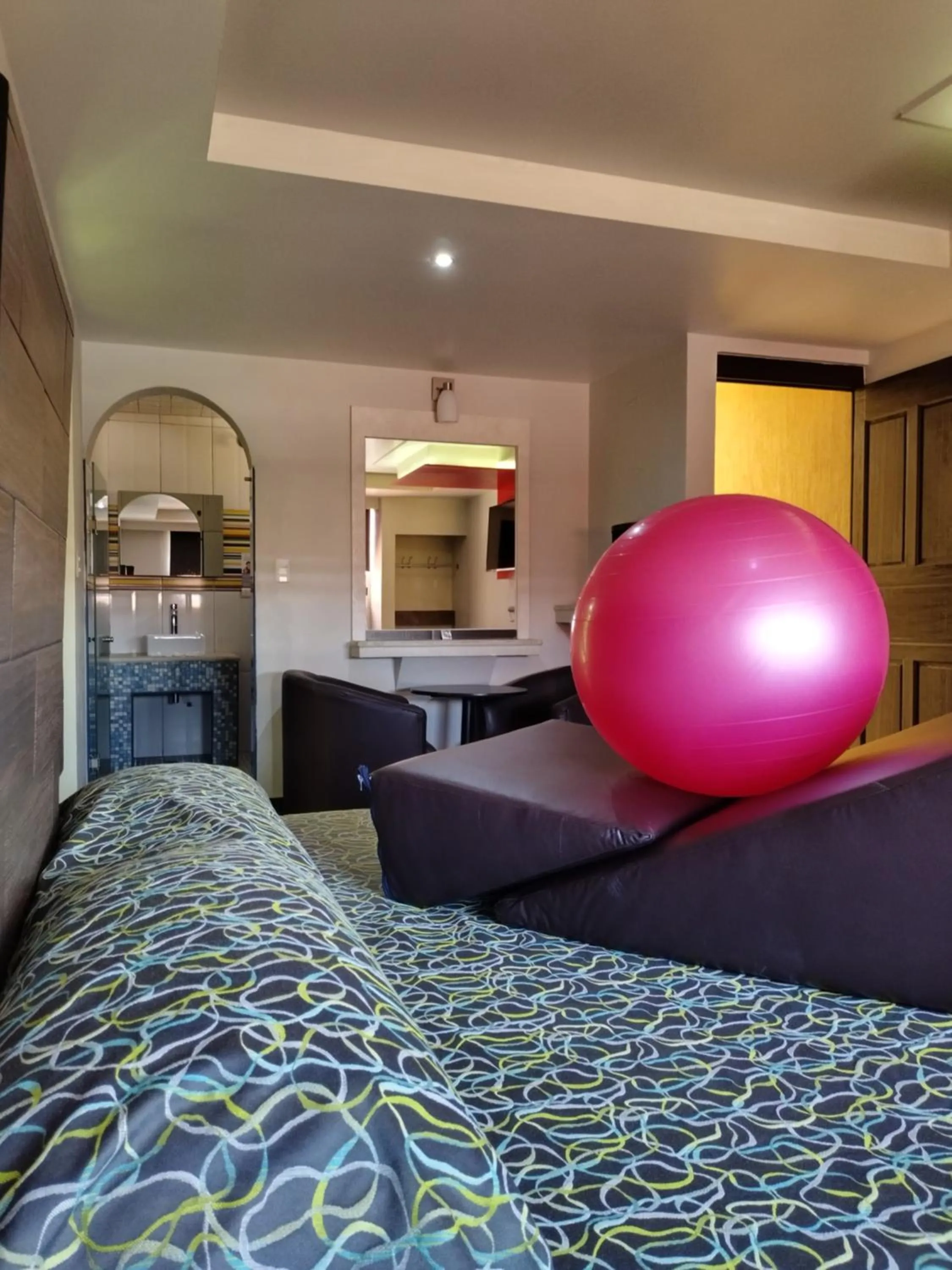 Photo of the whole room, Bed in Hotel & Villas 7