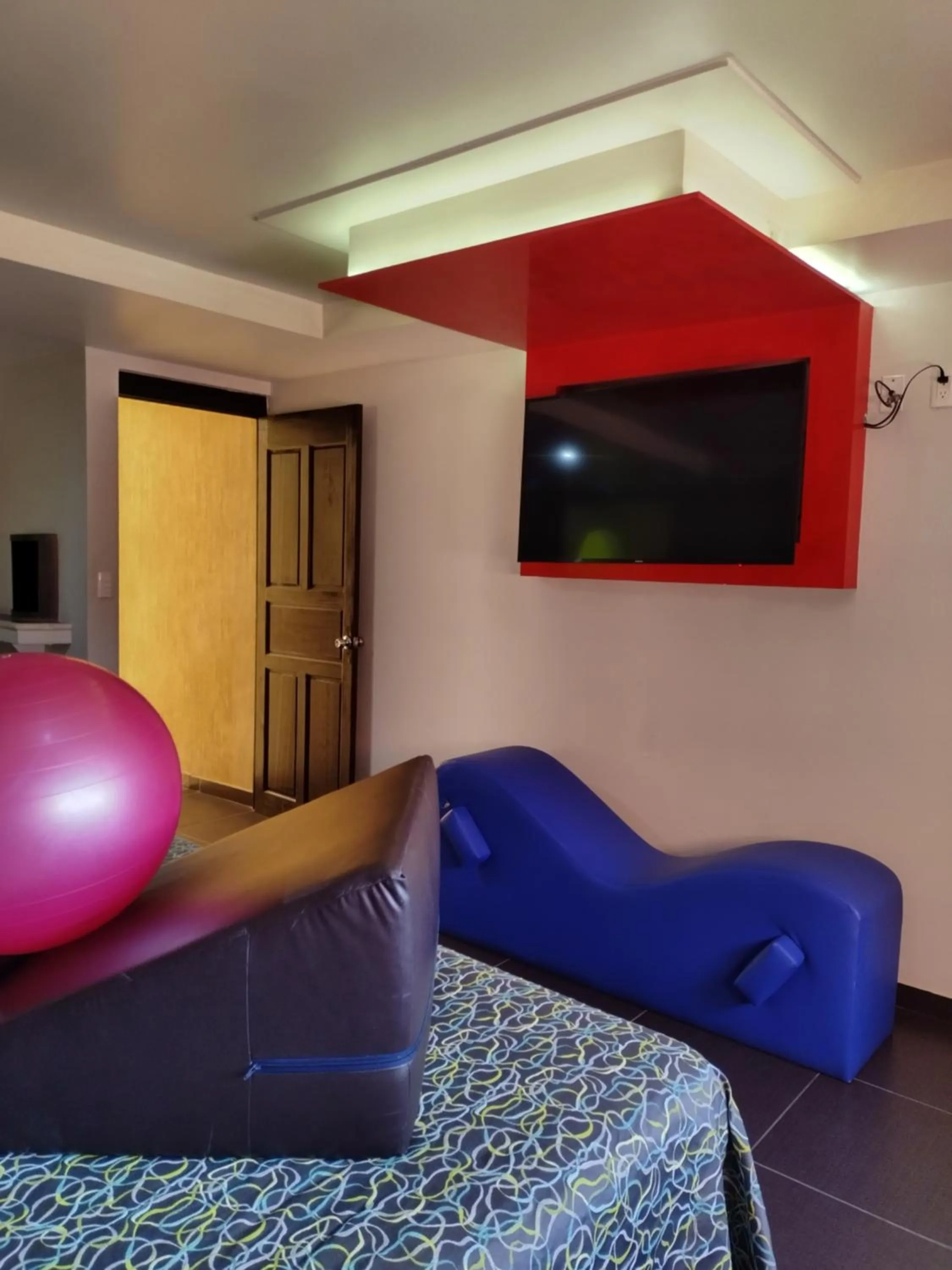 Photo of the whole room in Hotel & Villas 7