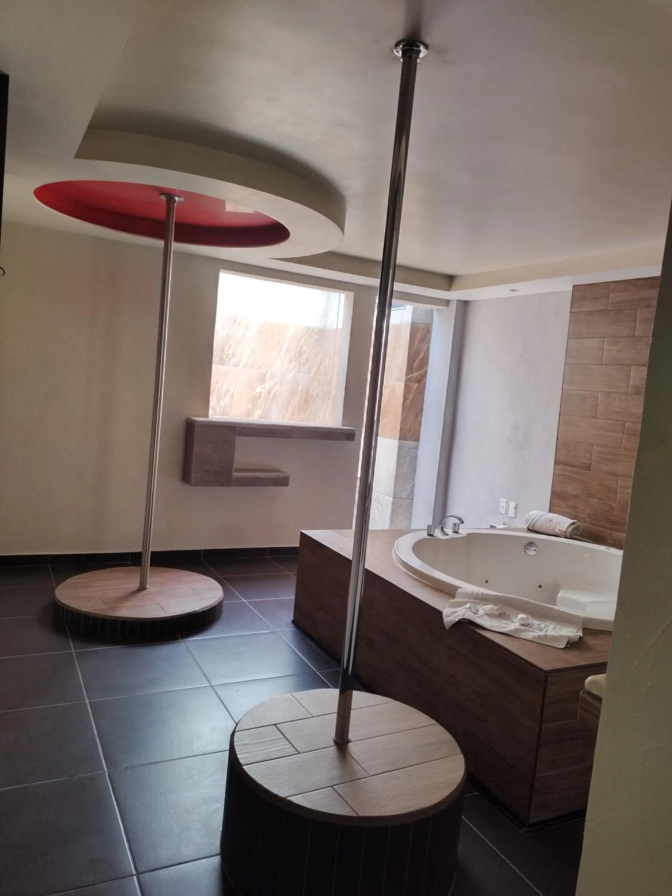 Hot Tub in Hotel & Villas 7