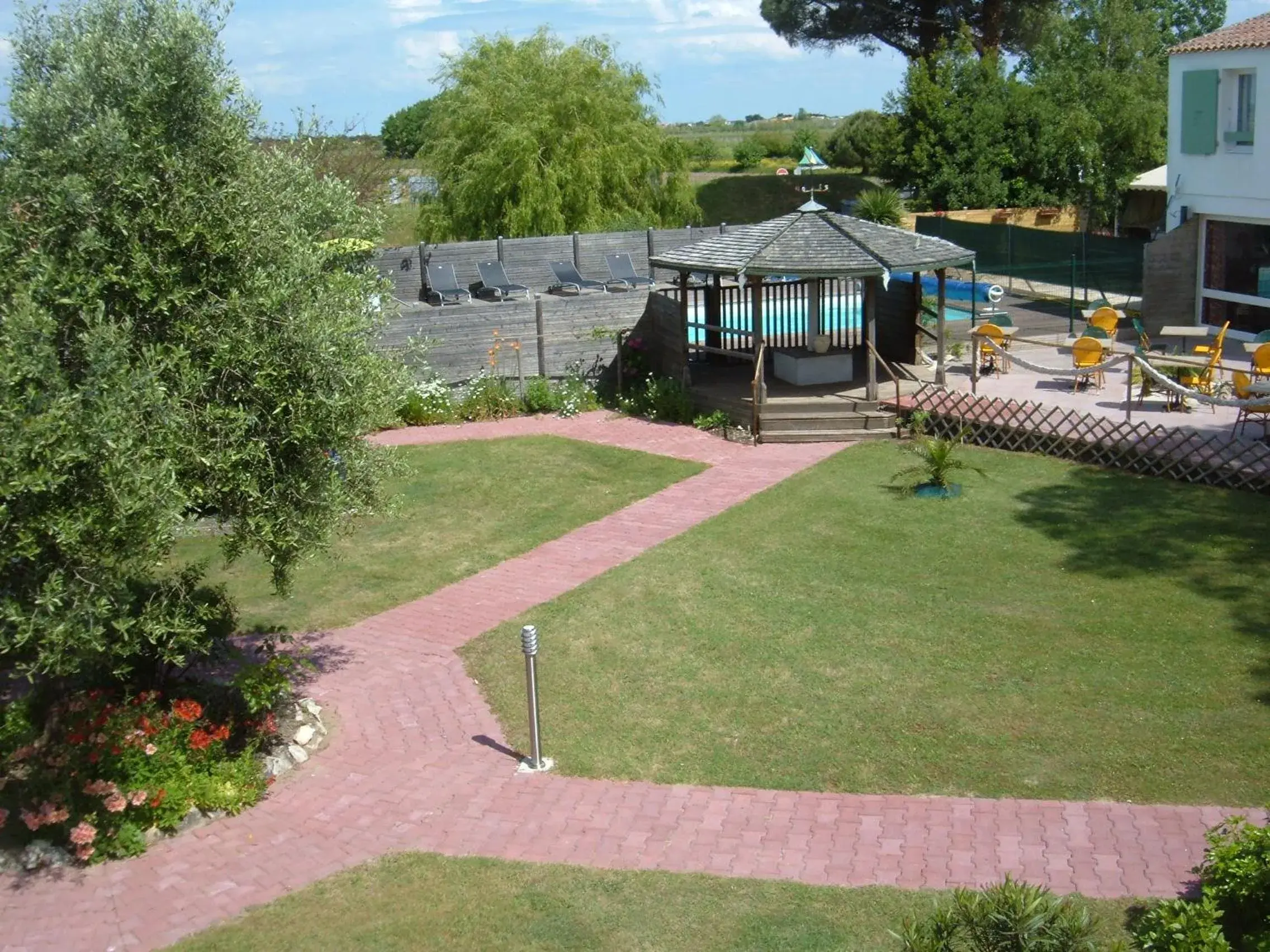 Triple Room with Garden View in Le Parasol Triple Room with Garden View in Le Parasol