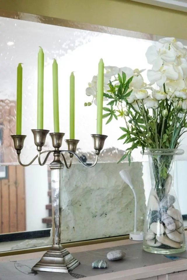 Decorative detail in Le Parasol