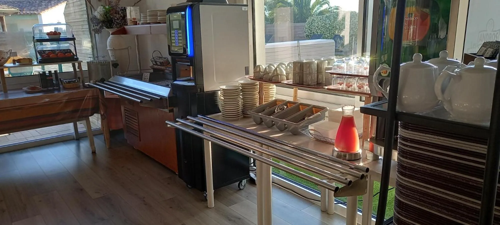 Breakfast in Le Parasol