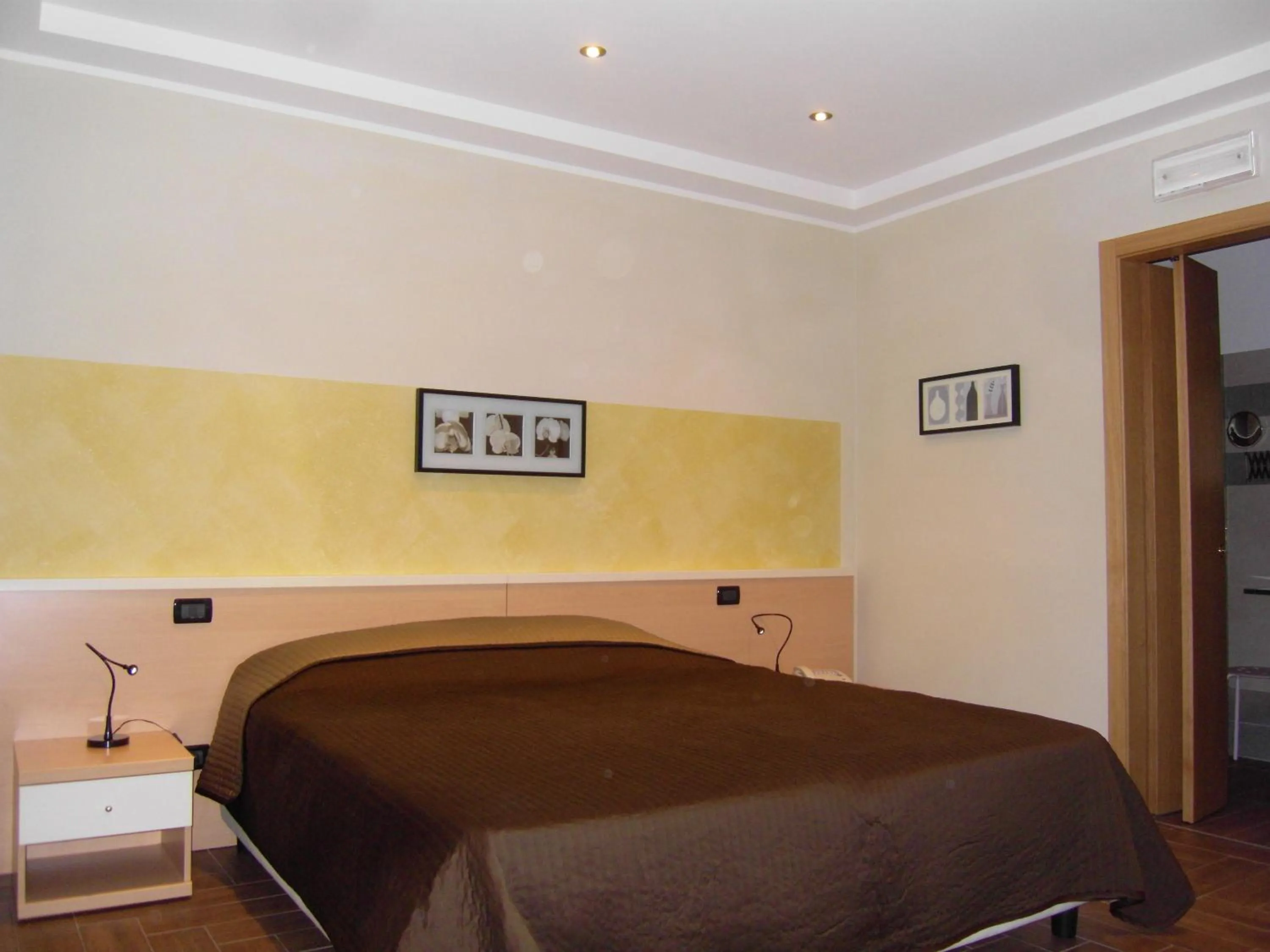 Bedroom, Bed in Ristorante Locanda Milano