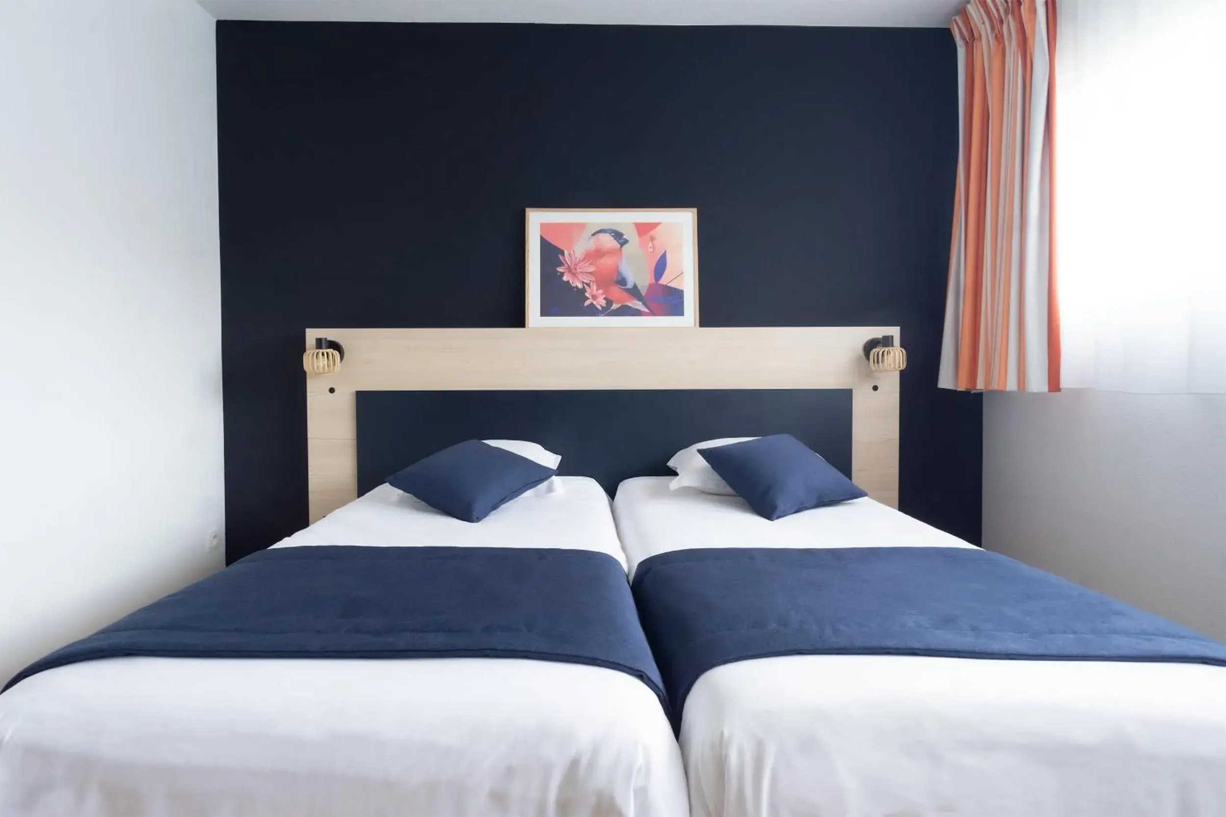 Photo of the whole room, Bed in City Résidence Bordeaux Centre Photo of the whole room, Bed in City Résidence Bordeaux Centre