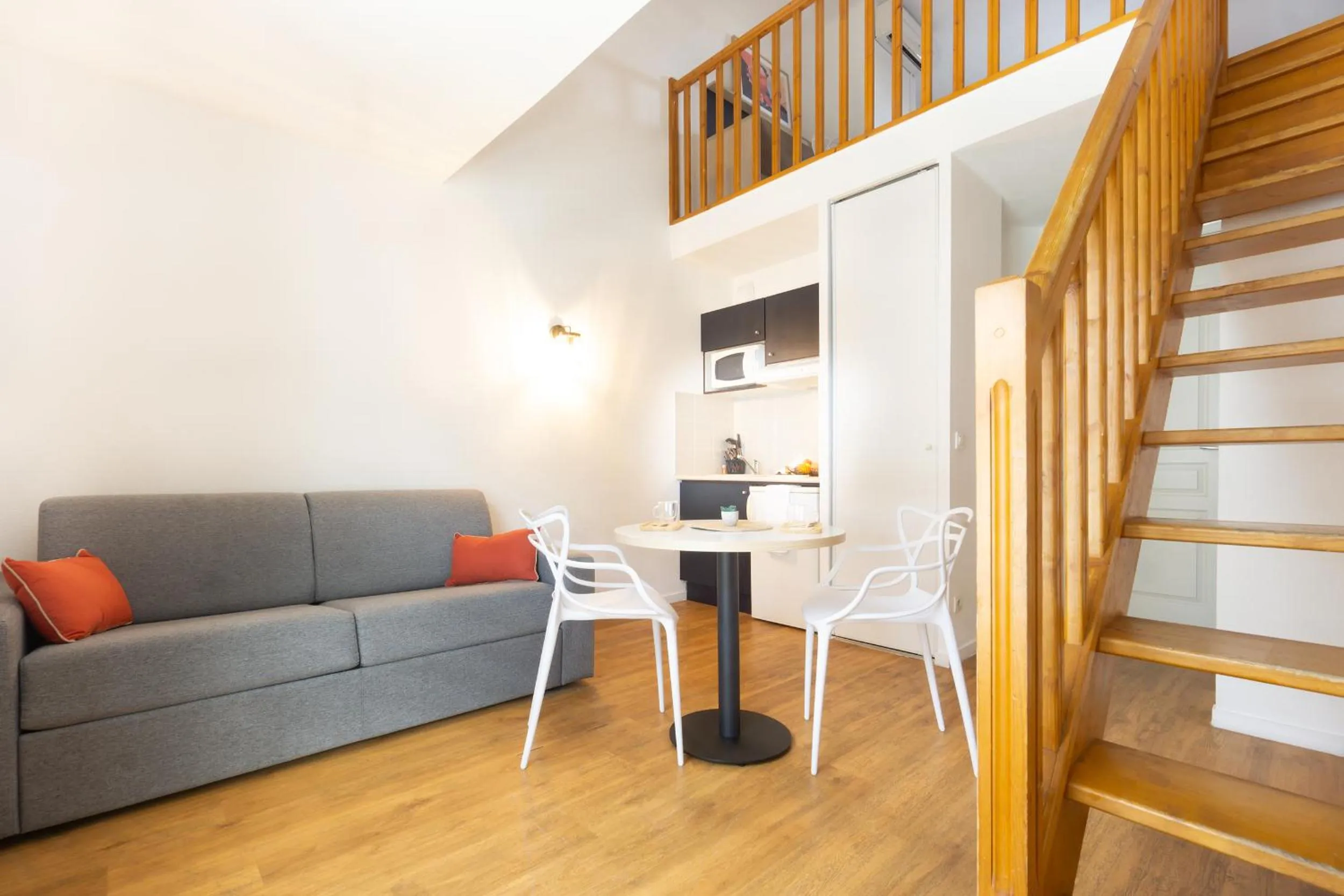 Dining area in City Résidence Bordeaux Centre